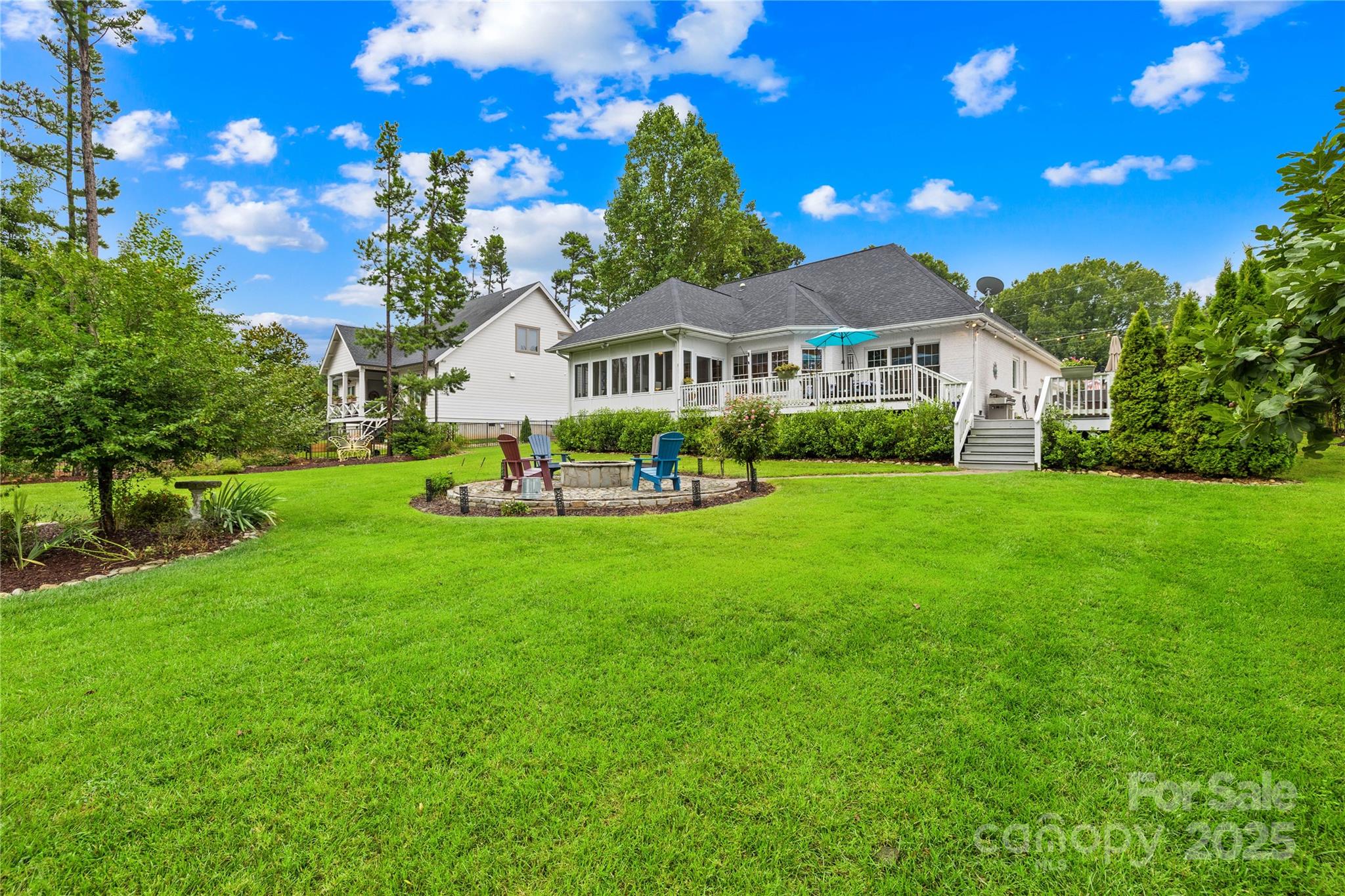 Cornelius, North Carolina, 28031, United States, 3 Bedrooms Bedrooms, ,3 BathroomsBathrooms,Residential,For Sale,1981519