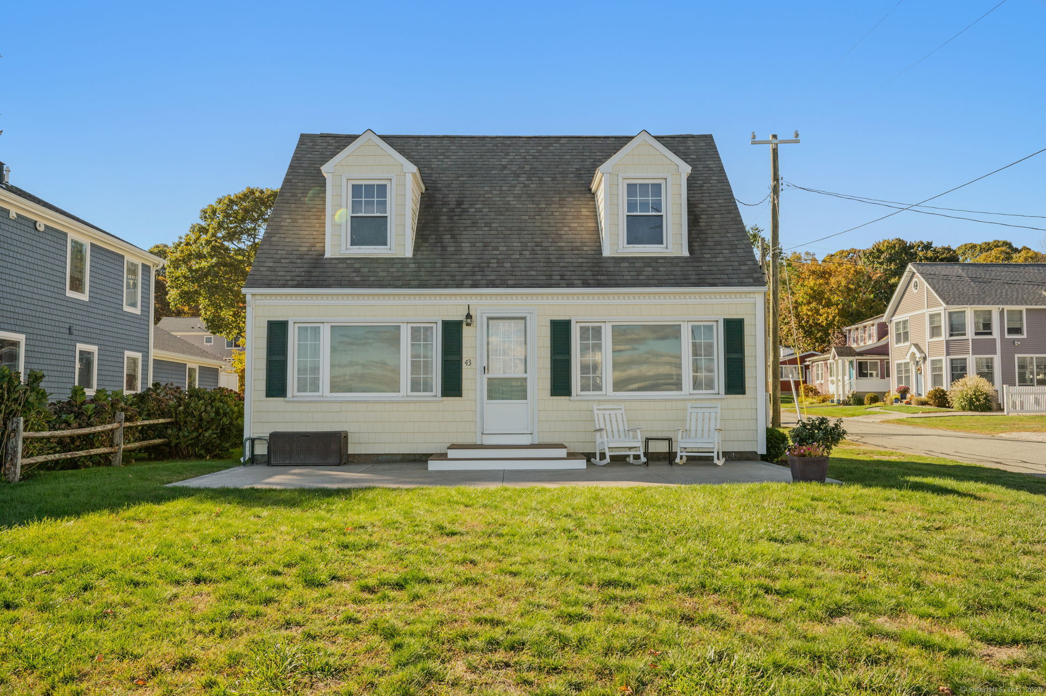 East Lyme, Connecticut, 06357, United States, 3 Bedrooms Bedrooms, ,1 BathroomBathrooms,Residential,For Sale,1987799