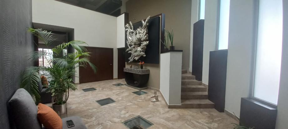 Circuito de la Pimavera, Torreón, Coahuila de Zaragoza, 27018, Mexico, 5 Bedrooms Bedrooms, ,3 BathroomsBathrooms,Residential,For Sale,Circuito de la Pimavera,1587997