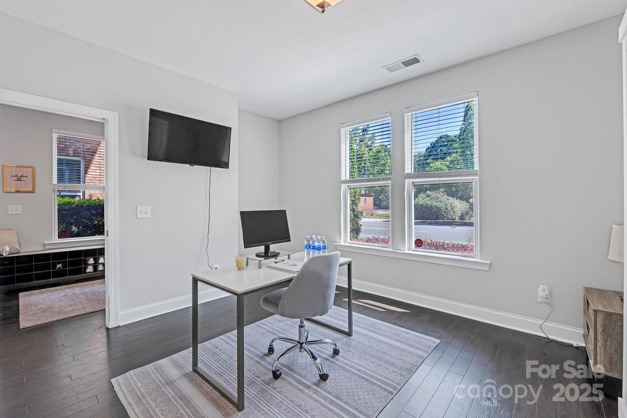 Charlotte, North Carolina, 28206, United States, 3 Bedrooms Bedrooms, ,4 BathroomsBathrooms,Residential,For Sale,1778034