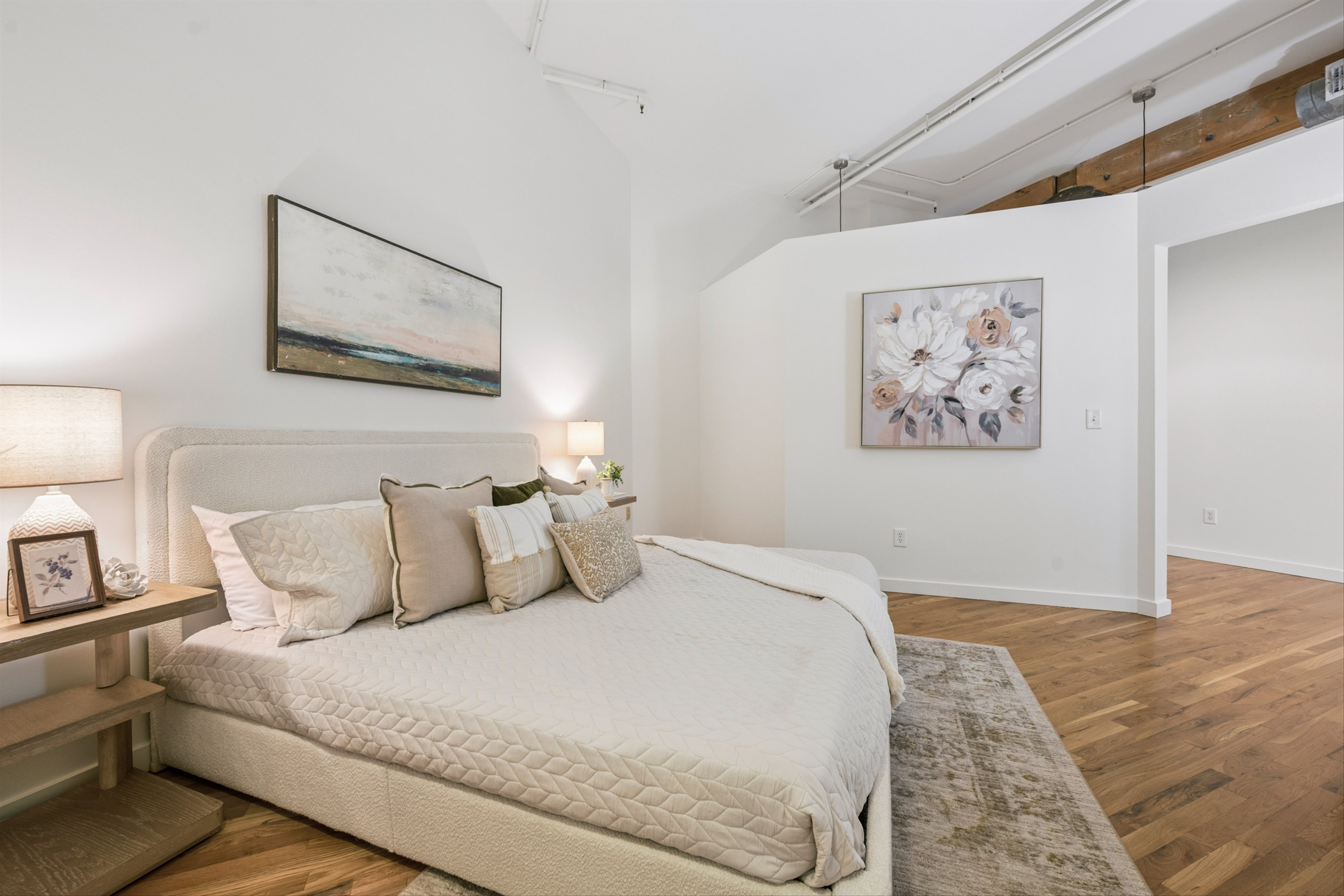  rare lodo loft gem – exposed brick, parking & walk to union  station - 物件實景