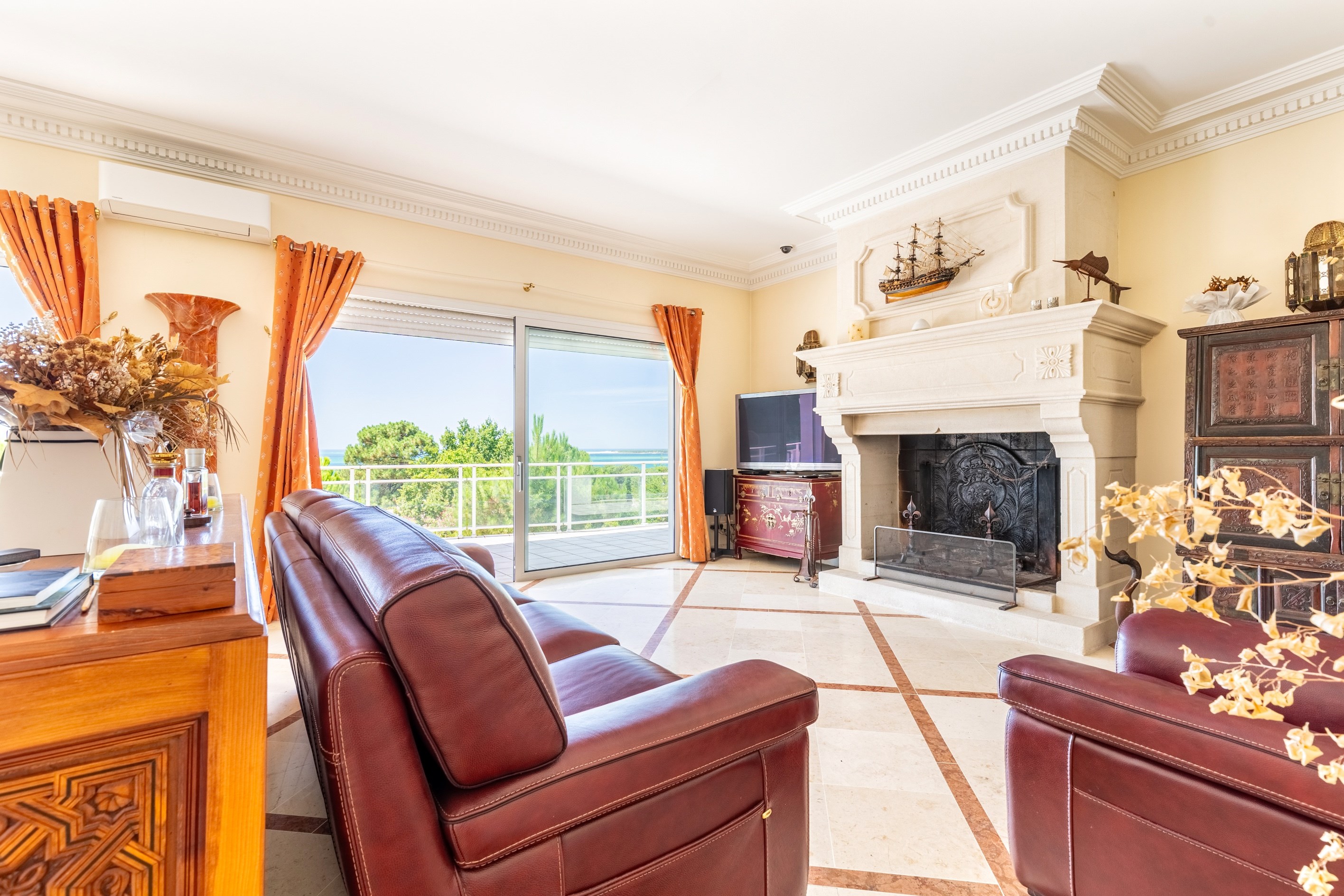  PYLA-SUR-MER – VILLA WITH PANORAMIC VIEWS OVER THE BASSIN D