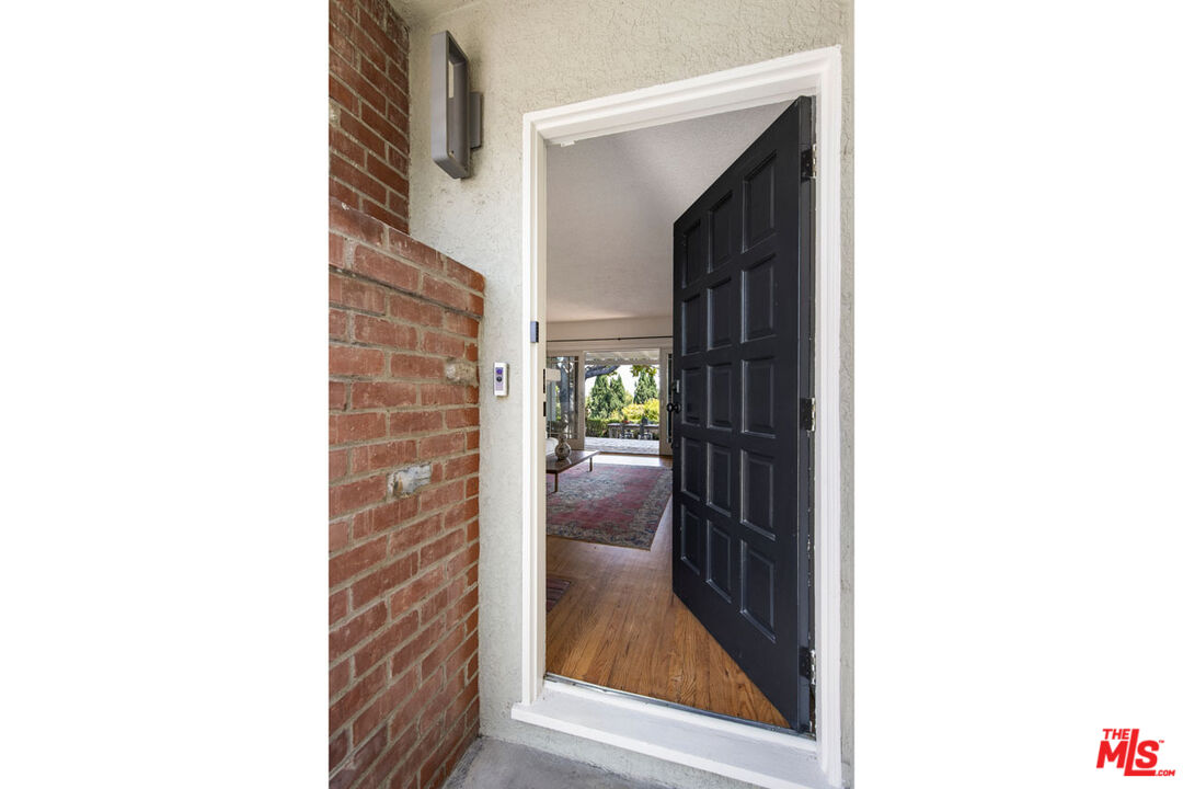 Los Angeles, California, 90031, United States, 2 Bedrooms Bedrooms, ,1 BathroomBathrooms,Residential,For Sale,1942306