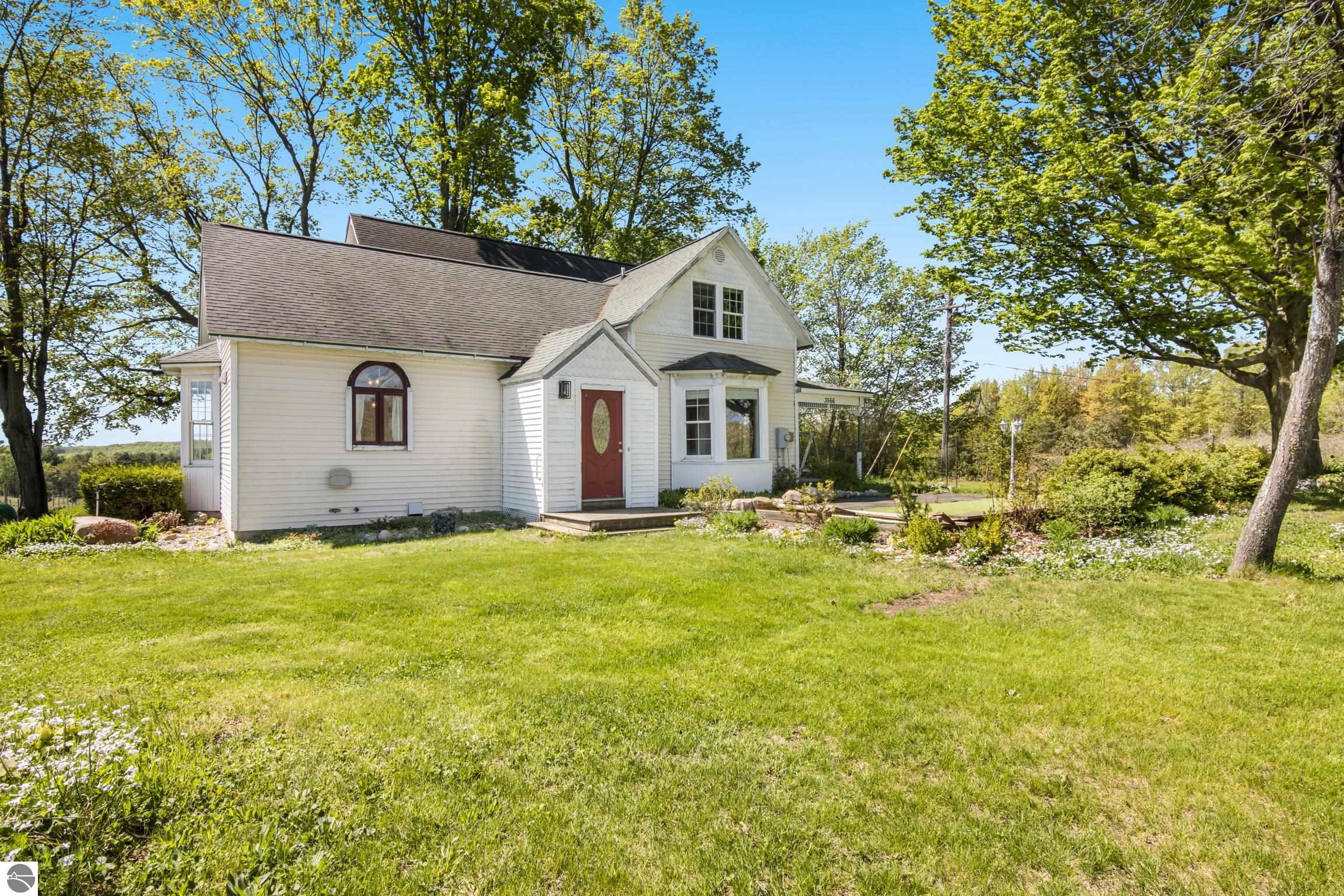 Traverse City, Michigan, 49686, United States, 4 Bedrooms Bedrooms, ,2 BathroomsBathrooms,Residential,For Sale,1914365