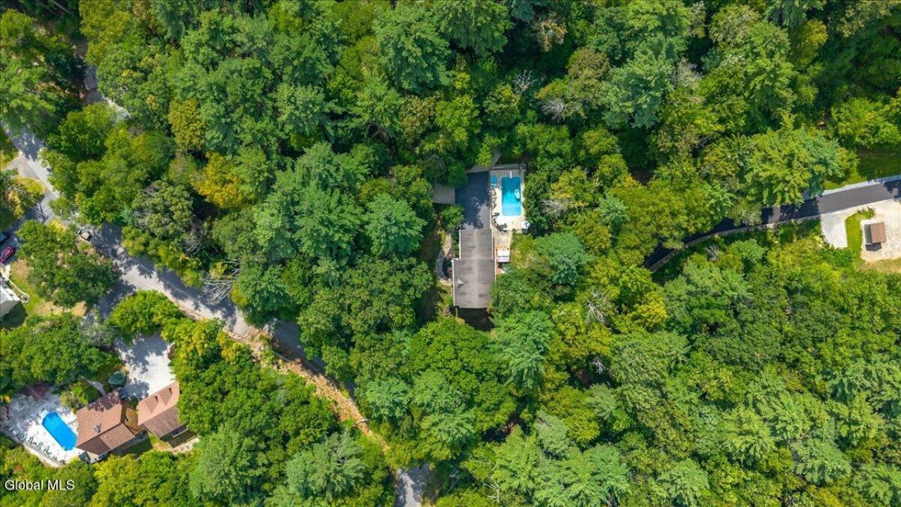 Queensbury, New York, 12804, United States, 3 Bedrooms Bedrooms, ,3 BathroomsBathrooms,Residential,For Sale,1942112