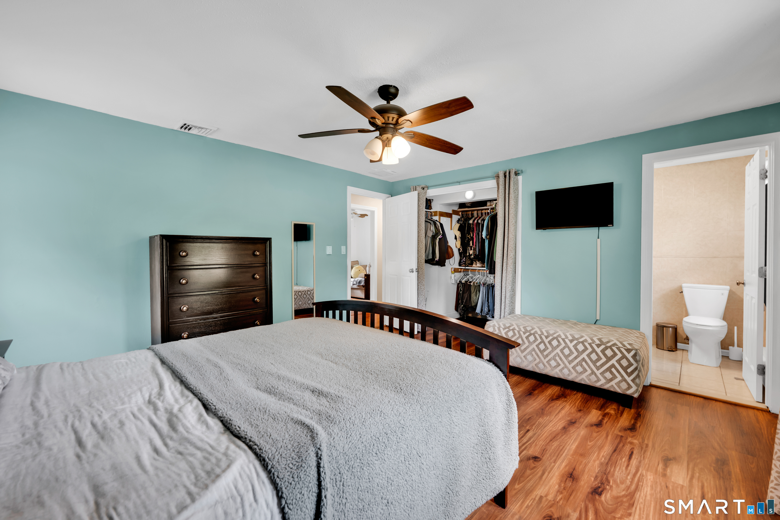 Southington, Connecticut, 06489, United States, 4 Bedrooms Bedrooms, ,3 BathroomsBathrooms,Residential,For Sale,2048016