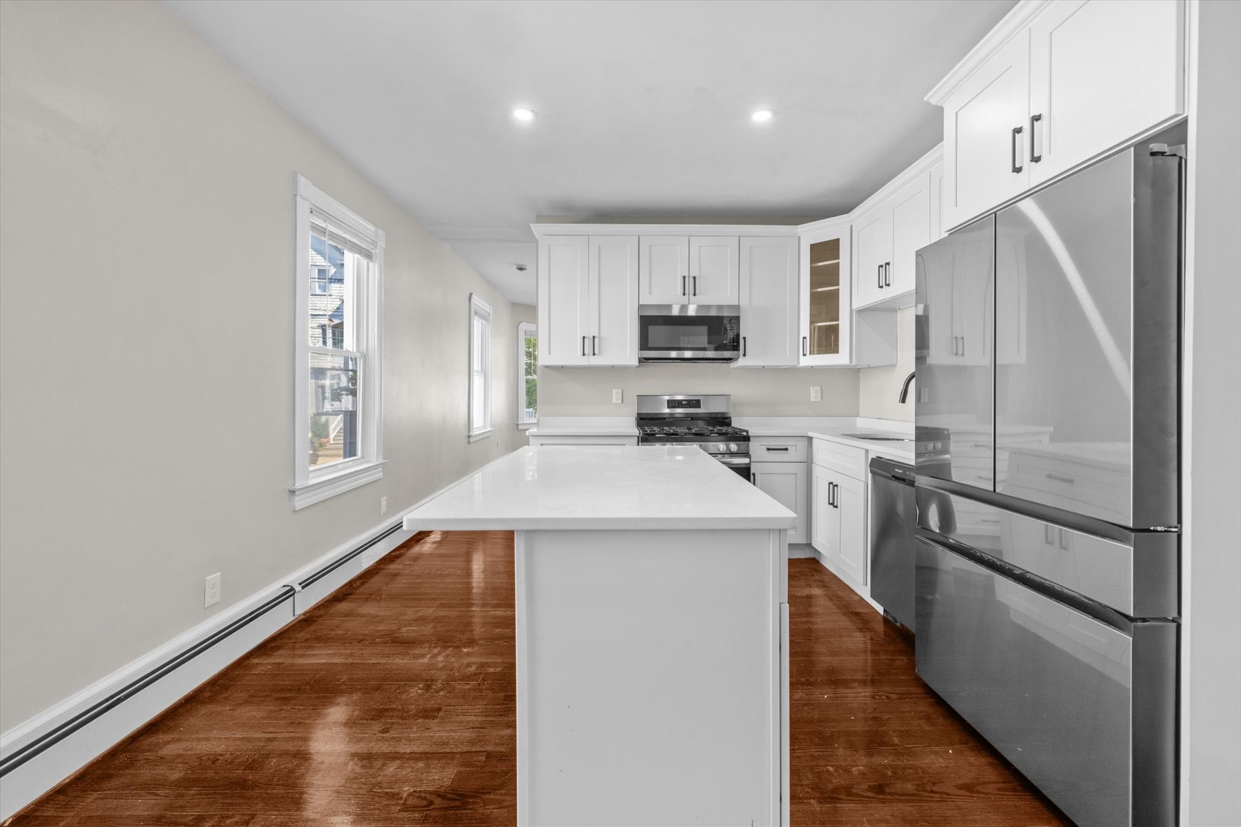 96-98 Clara St, New Bedford, MA, 02744 - 物件實景