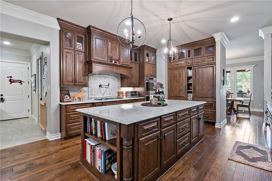 College Station, Texas, 77845, United States, 6 Bedrooms Bedrooms, ,7 BathroomsBathrooms,Residential,For Sale,1794903