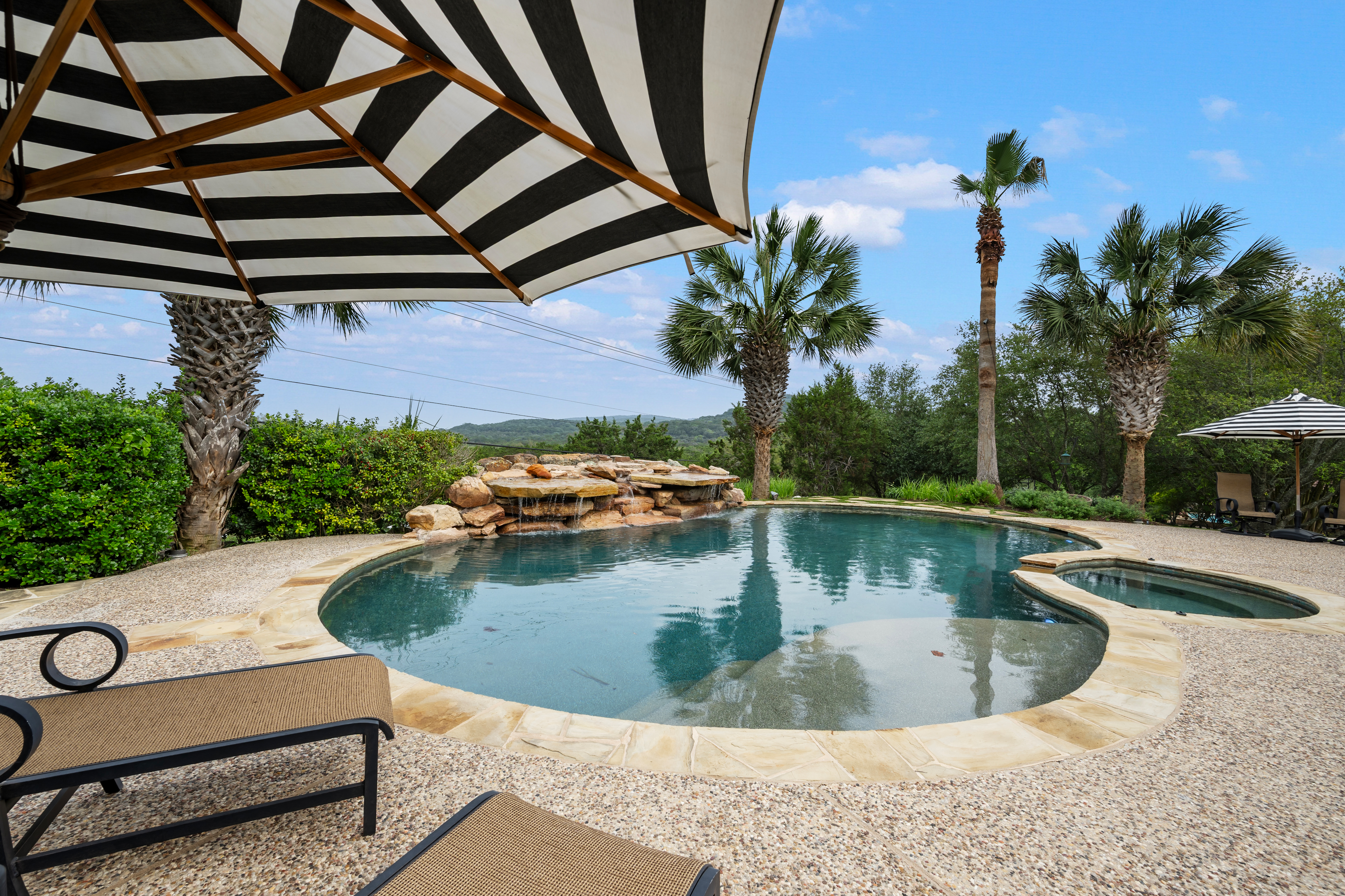  Elevated Dominion Living in Vineyard Estates - 物件實景