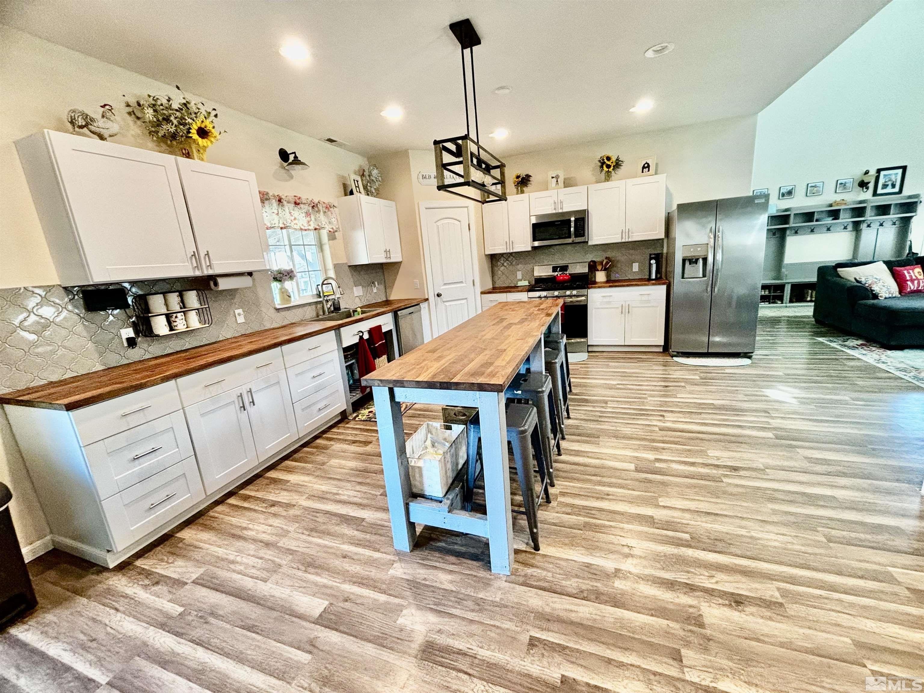 Winnemucca, Nevada, 89445, United States, 5 Bedrooms Bedrooms, ,4 BathroomsBathrooms,Residential,For Sale,1975450