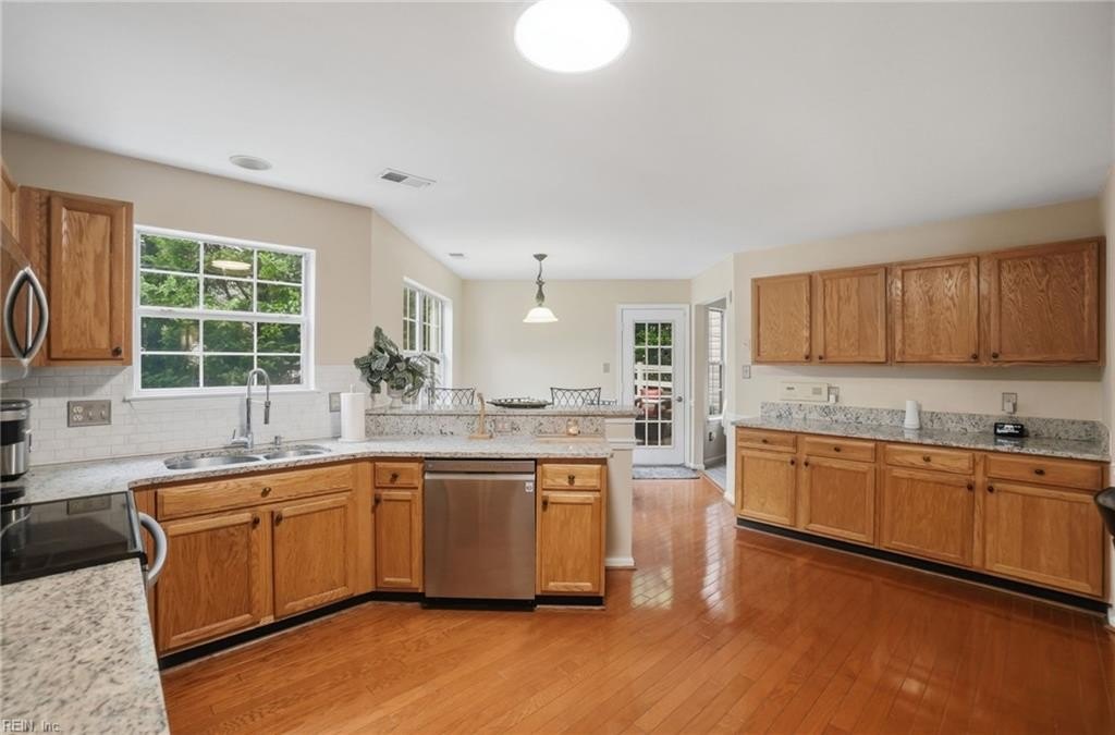 Virginia Beach, Virginia, 23456, United States, 4 Bedrooms Bedrooms, ,3 BathroomsBathrooms,Residential,For Sale,2048276