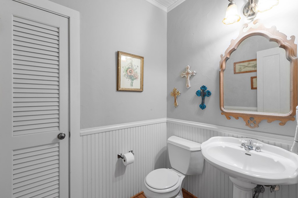 211 S Crockett St, Fredericksburg, Texas, 78624, United States, 3 Bedrooms Bedrooms, ,3 BathroomsBathrooms,Residential,For Sale,211 S Crockett St,1217754