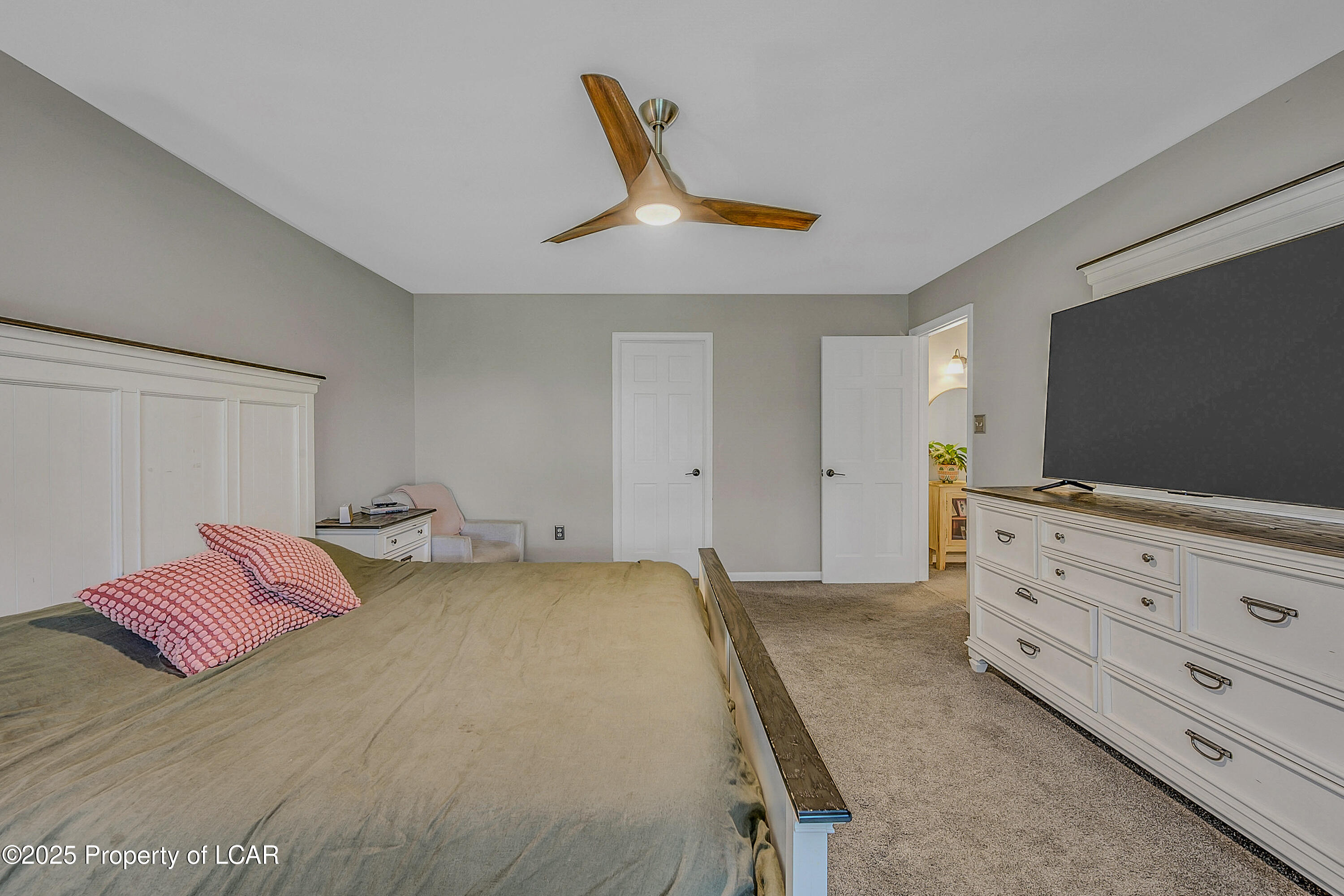 Shavertown, Pennsylvania, 18708, United States, 4 Bedrooms Bedrooms, ,3 BathroomsBathrooms,Residential,For Sale,1943613