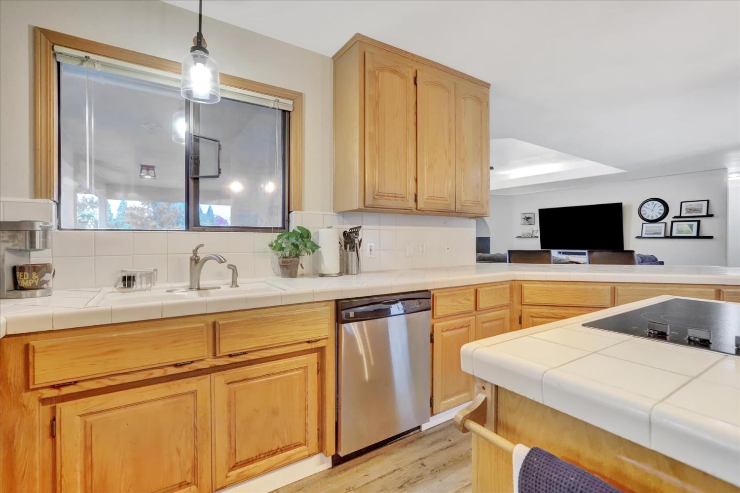 Penn Valley, California, 95946, United States, 3 Bedrooms Bedrooms, ,3 BathroomsBathrooms,Residential,For Sale,1979981