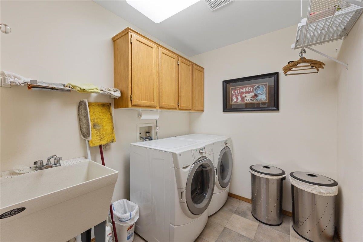 Spokane, Washington, 99223, United States, 3 Bedrooms Bedrooms, ,2 BathroomsBathrooms,Residential,For Sale,1891426