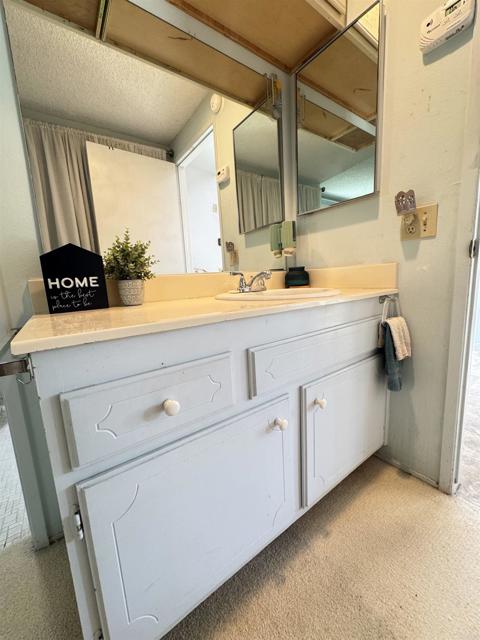 Escondido, California, 92027, United States, 3 Bedrooms Bedrooms, ,2 BathroomsBathrooms,Residential,For Sale,2048508