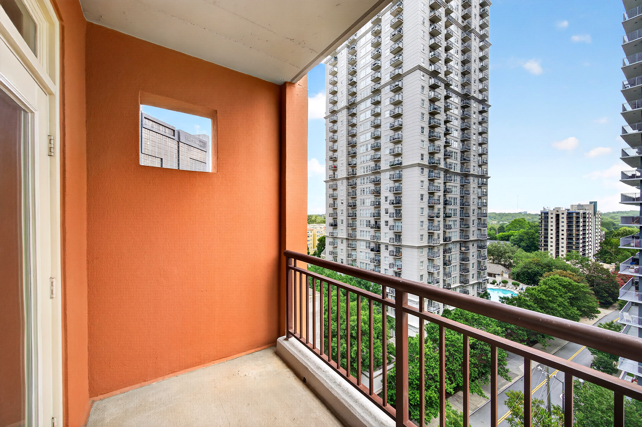  Beautifully Renovated Condo in Unbeatable Midtown Location - 物件實景