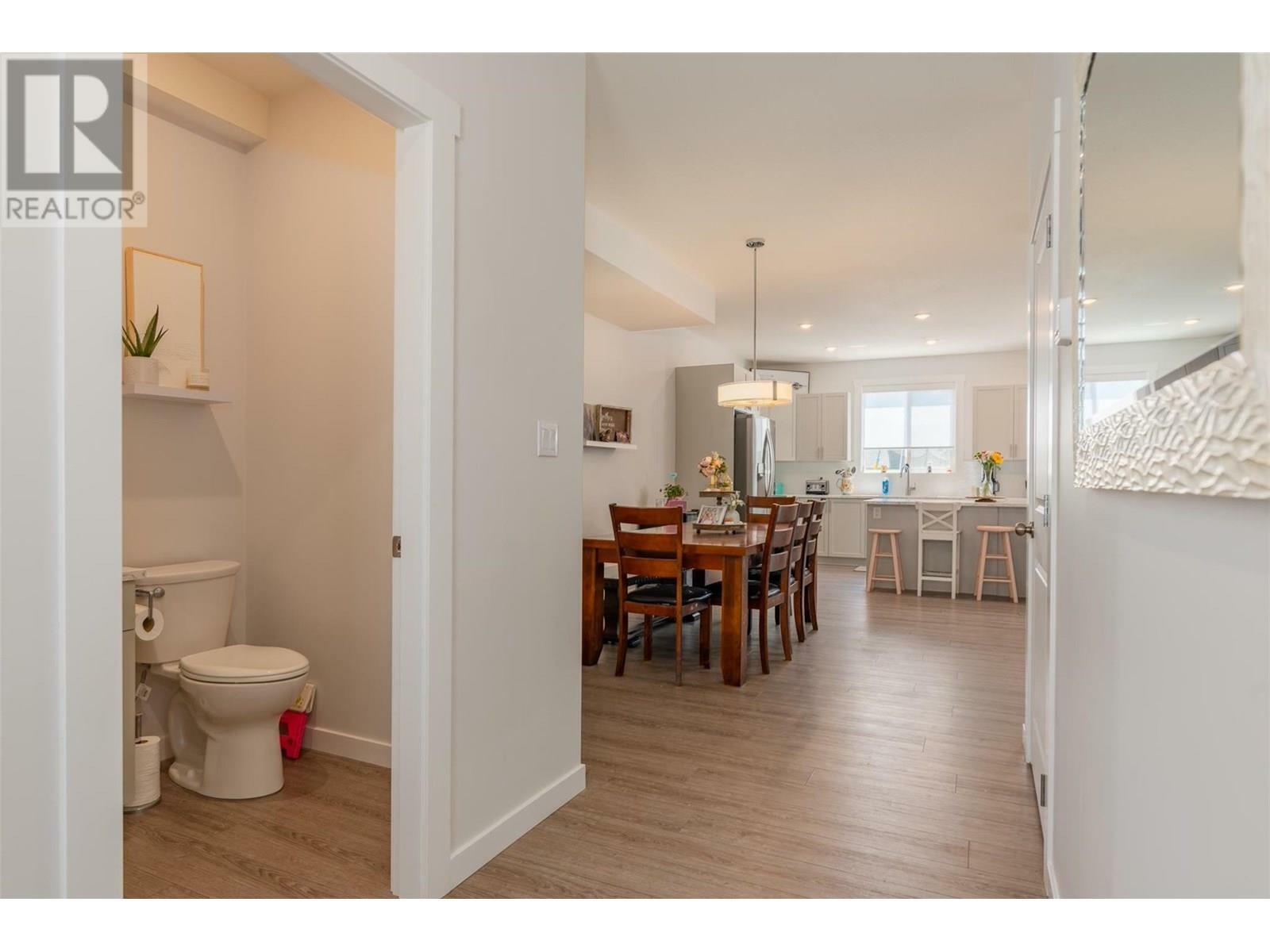 CASTLEGAR, British Columbia, V1N 4X8, CA, 6 Bedrooms Bedrooms, ,3 BathroomsBathrooms,Residential,For Sale,1883021