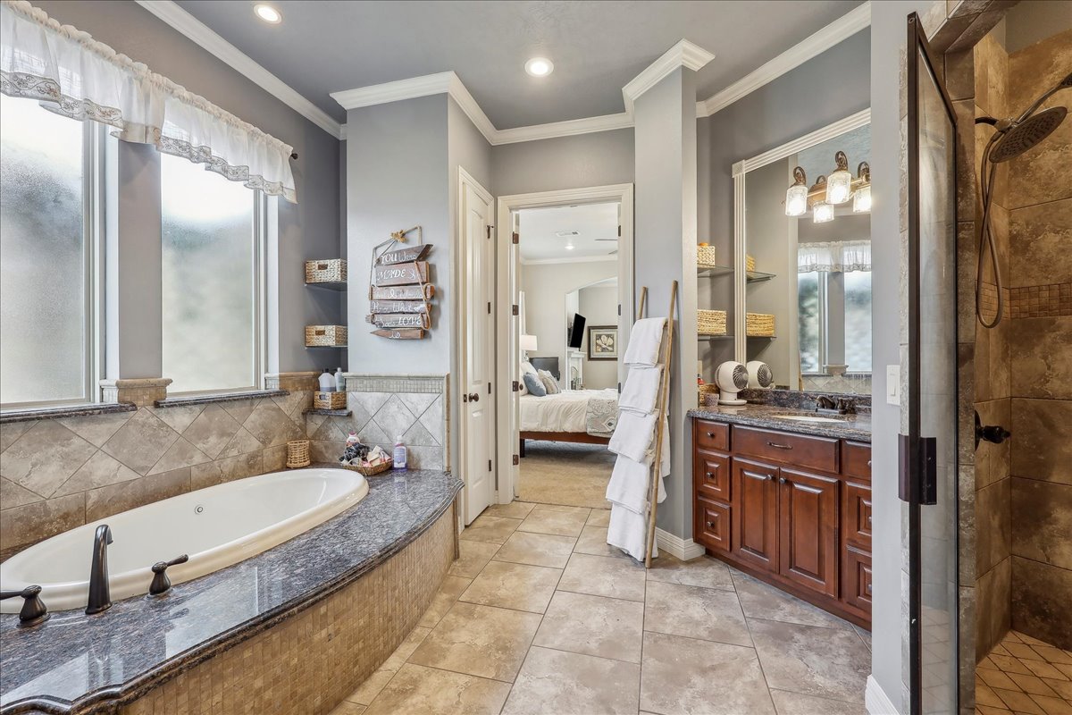 Lumberton, Texas, 77657, United States, 5 Bedrooms Bedrooms, ,4 BathroomsBathrooms,Residential,For Sale,1941970