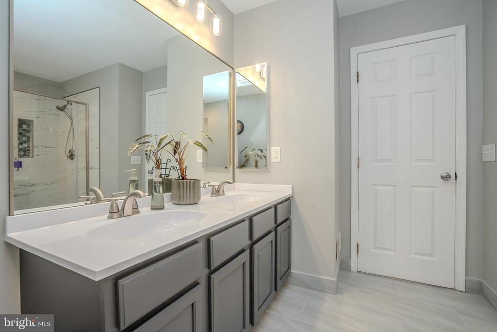 Plainsboro, New Jersey, 08536, United States, 4 Bedrooms Bedrooms, ,3 BathroomsBathrooms,Residential,For Sale,1900525