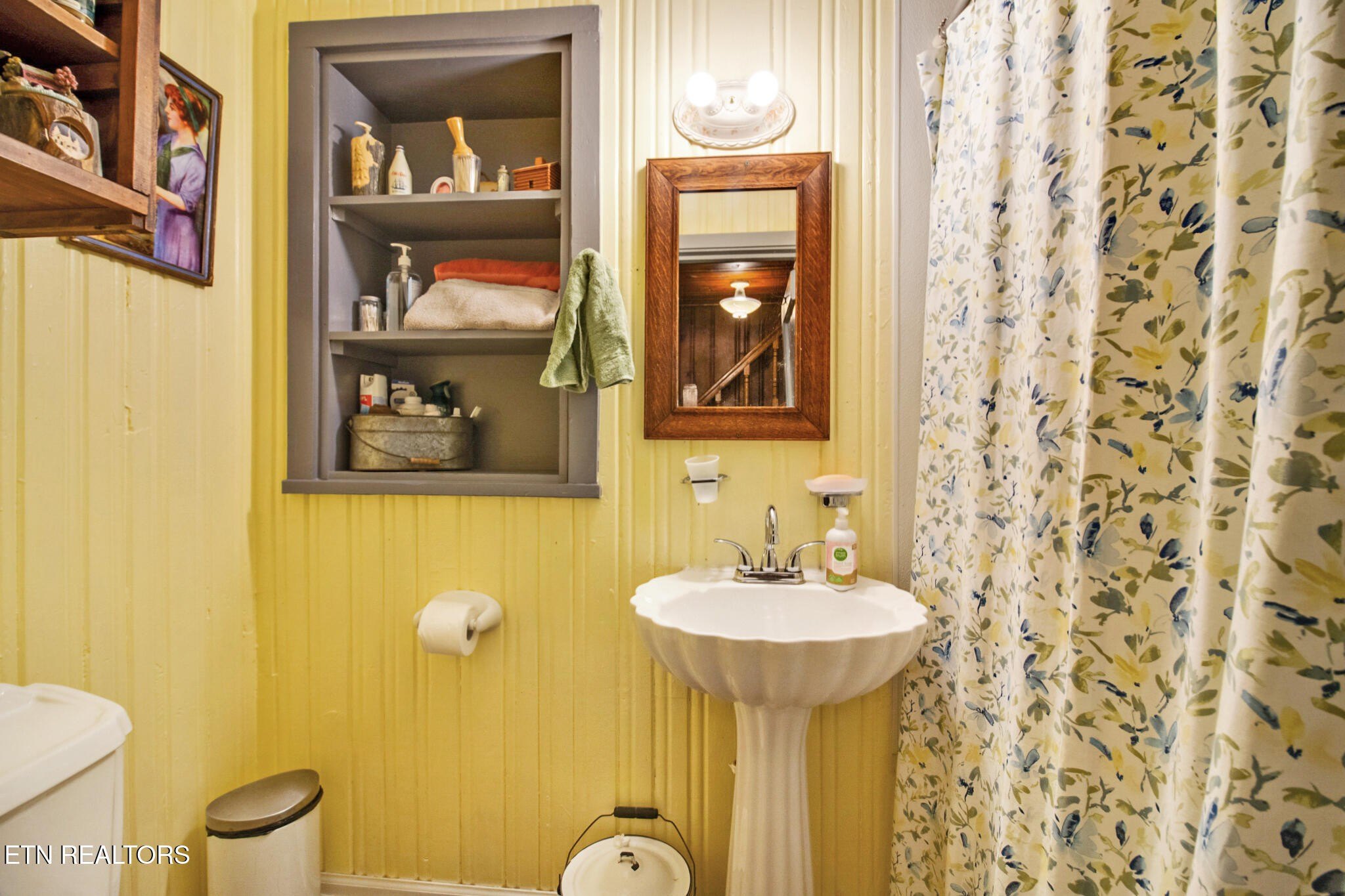 Crossville, Tennessee, 38555, United States, 4 Bedrooms Bedrooms, ,3 BathroomsBathrooms,Residential,For Sale,1888026