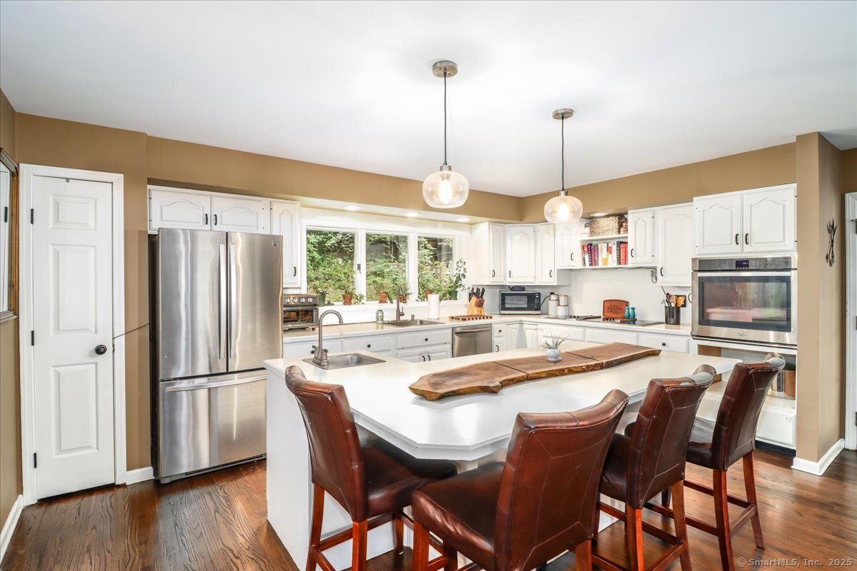 Oxford, Connecticut, 06478, United States, 3 Bedrooms Bedrooms, ,3 BathroomsBathrooms,Residential,For Sale,1916660