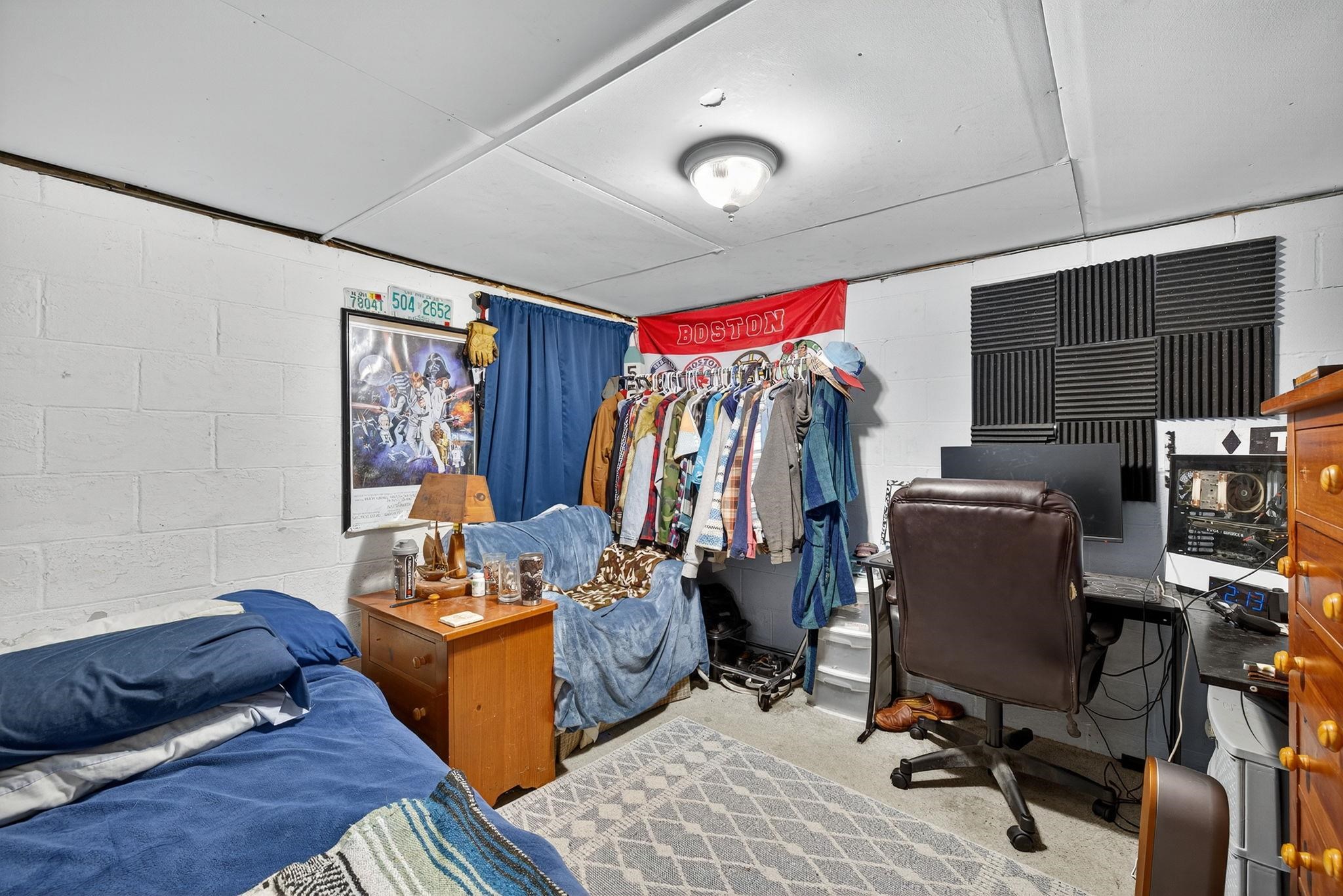 Portsmouth, New Hampshire, 03801, United States, 3 Bedrooms Bedrooms, ,1 BathroomBathrooms,Residential,For Sale,1934652