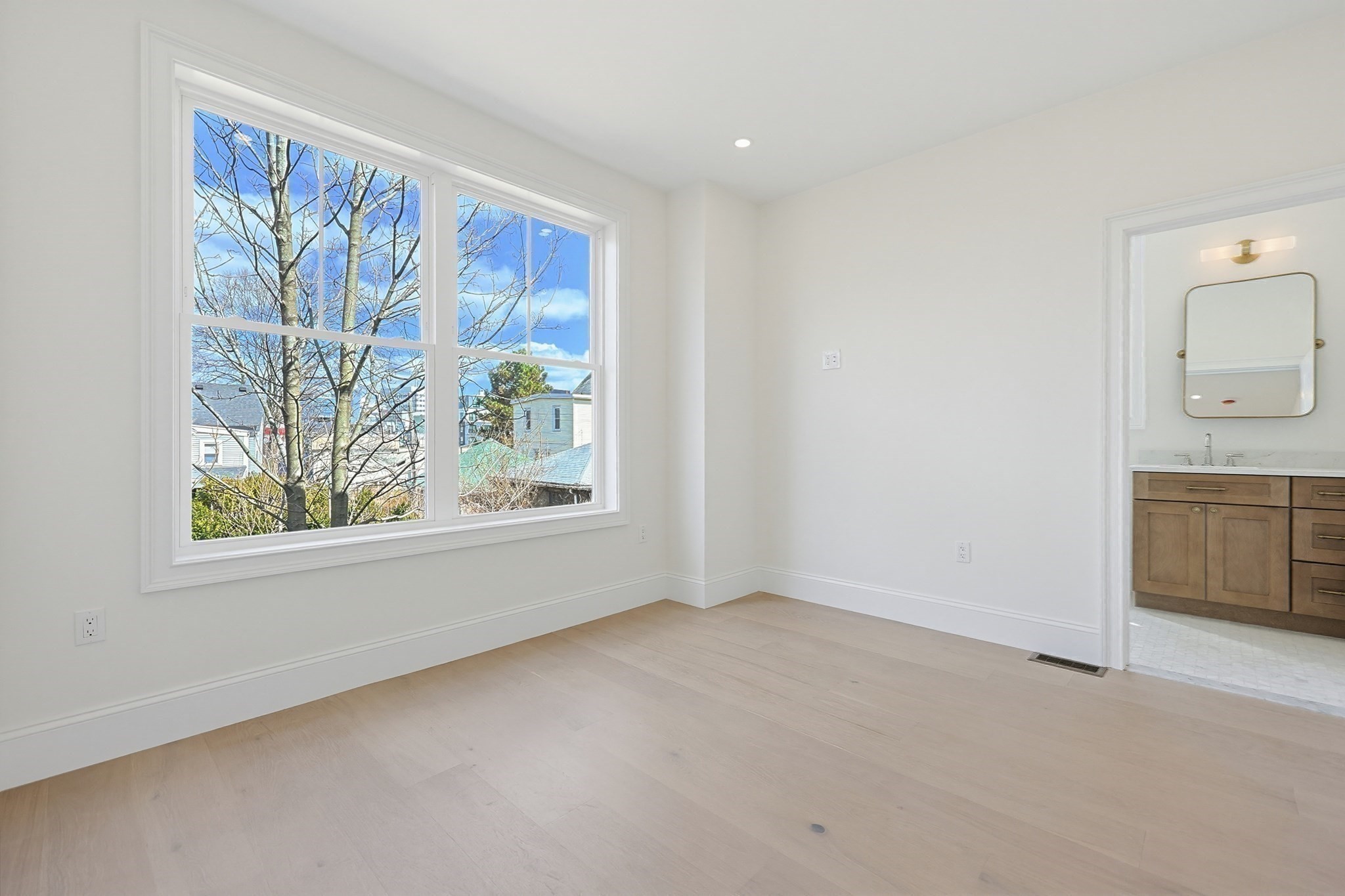 Brighton, Massachusetts, 02135, United States, 4 Bedrooms Bedrooms, ,4 BathroomsBathrooms,Residential,For Sale,2030744