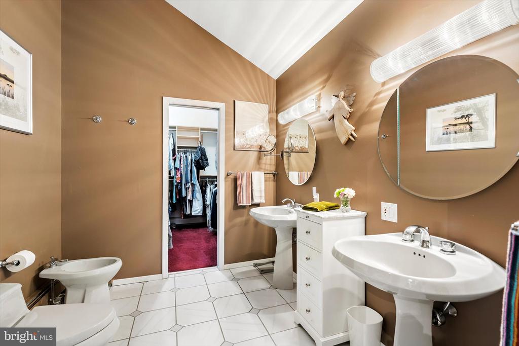 Wrightstown, New Jersey, 08562, United States, 5 Bedrooms Bedrooms, ,4 BathroomsBathrooms,Residential,For Sale,2048850