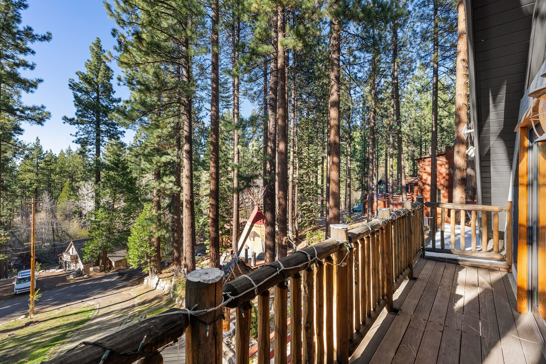  Turnkey Tahoe Retreat Backing to National Forest  Fully Remodeled & Furnish - 物件實景