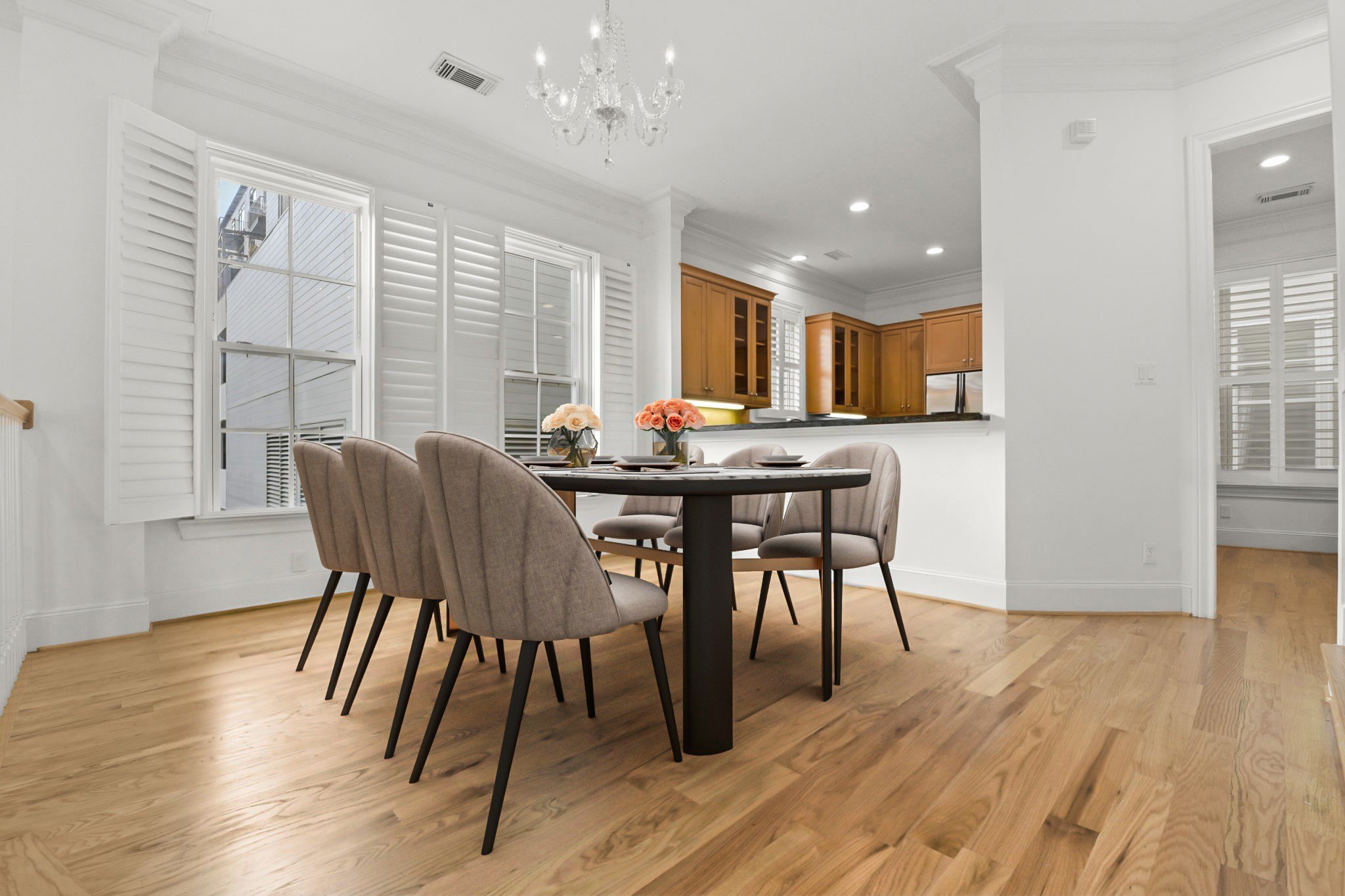 Houston, Texas, 77019, United States, 3 Bedrooms Bedrooms, ,4 BathroomsBathrooms,Residential,For Sale,1984299