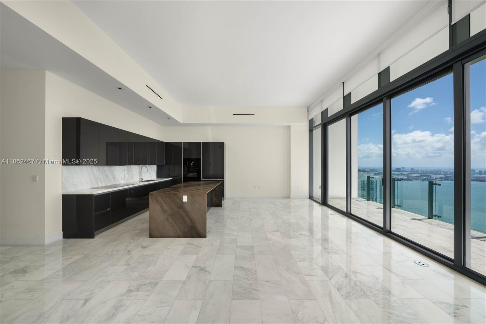 Miami, Florida, 33131, United States, 3 Bedrooms Bedrooms, ,4 BathroomsBathrooms,Residential,For Sale,1908751