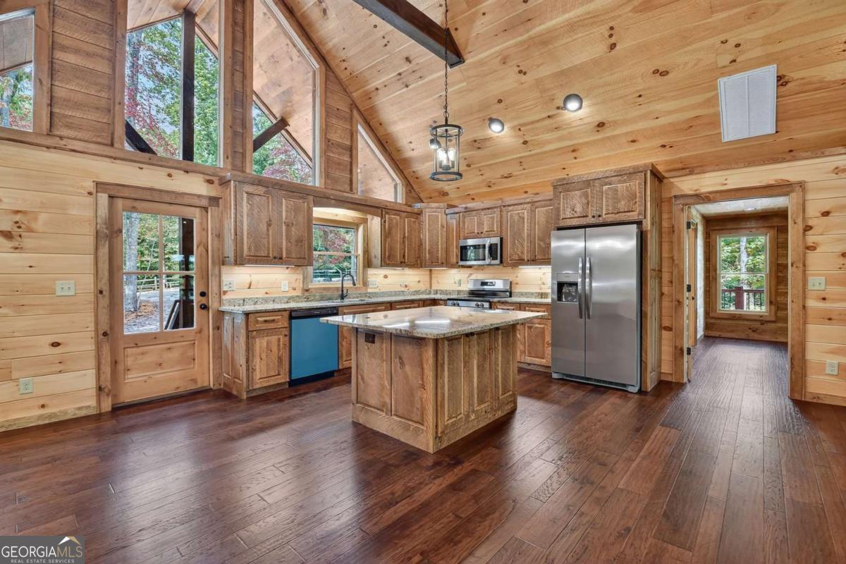 Mineral Bluff, Georgia, 30559, United States, 4 Bedrooms Bedrooms, ,3 BathroomsBathrooms,Residential,For Sale,1953932