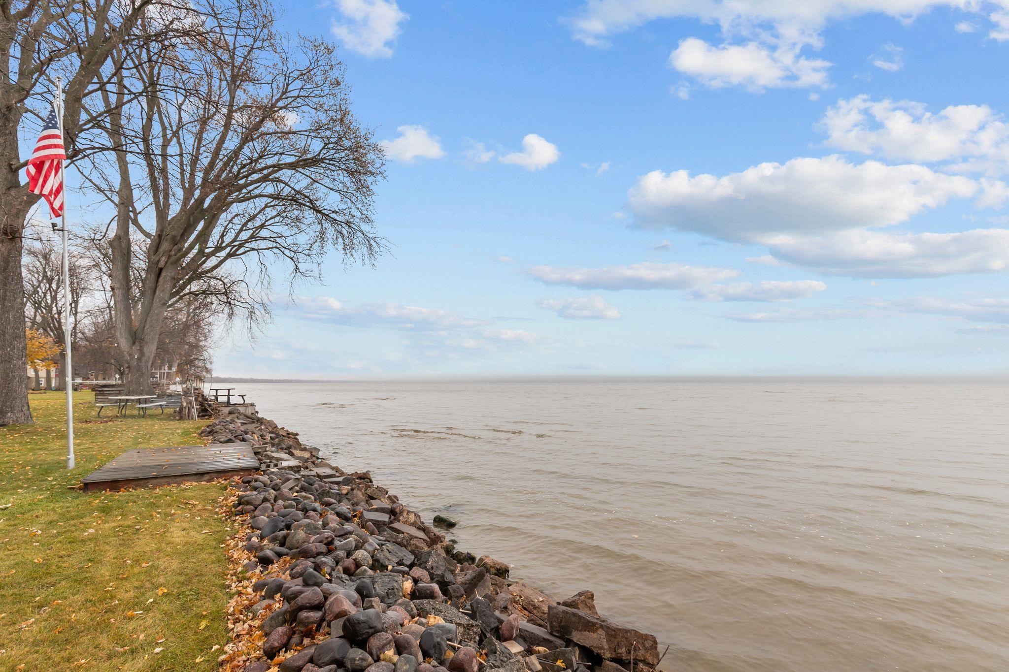 MENASHA, Wisconsin, 54942, United States, 4 Bedrooms Bedrooms, ,2 BathroomsBathrooms,Residential,For Sale,1996983