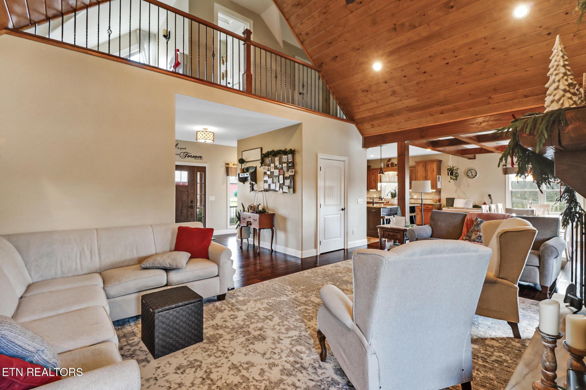 Crossville, Tennessee, 38555, United States, 4 Bedrooms Bedrooms, ,5 BathroomsBathrooms,Residential,For Sale,2005475