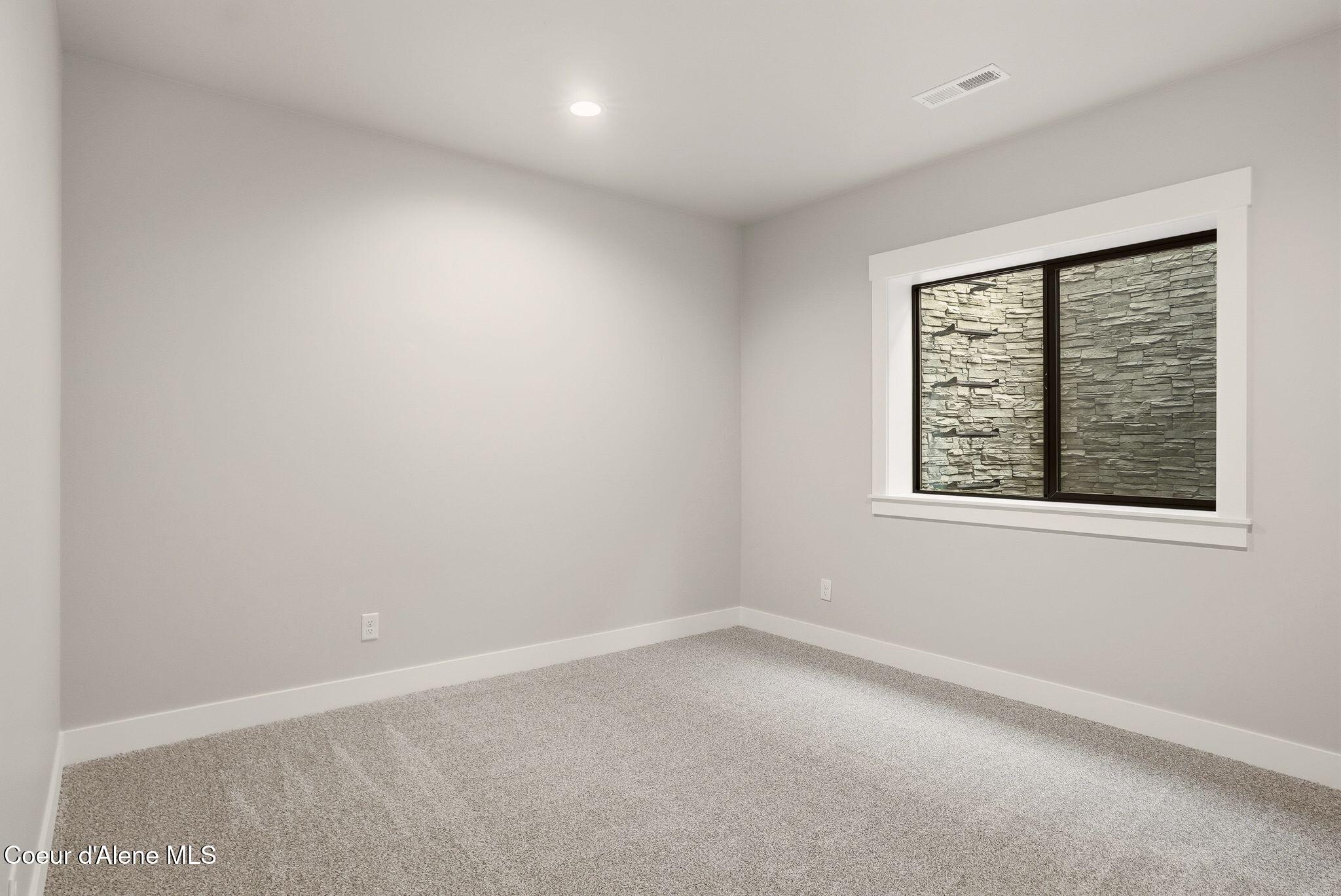 Coeur d'Alene, Idaho, 83815, United States, 4 Bedrooms Bedrooms, ,3 BathroomsBathrooms,Residential,For Sale,2039969
