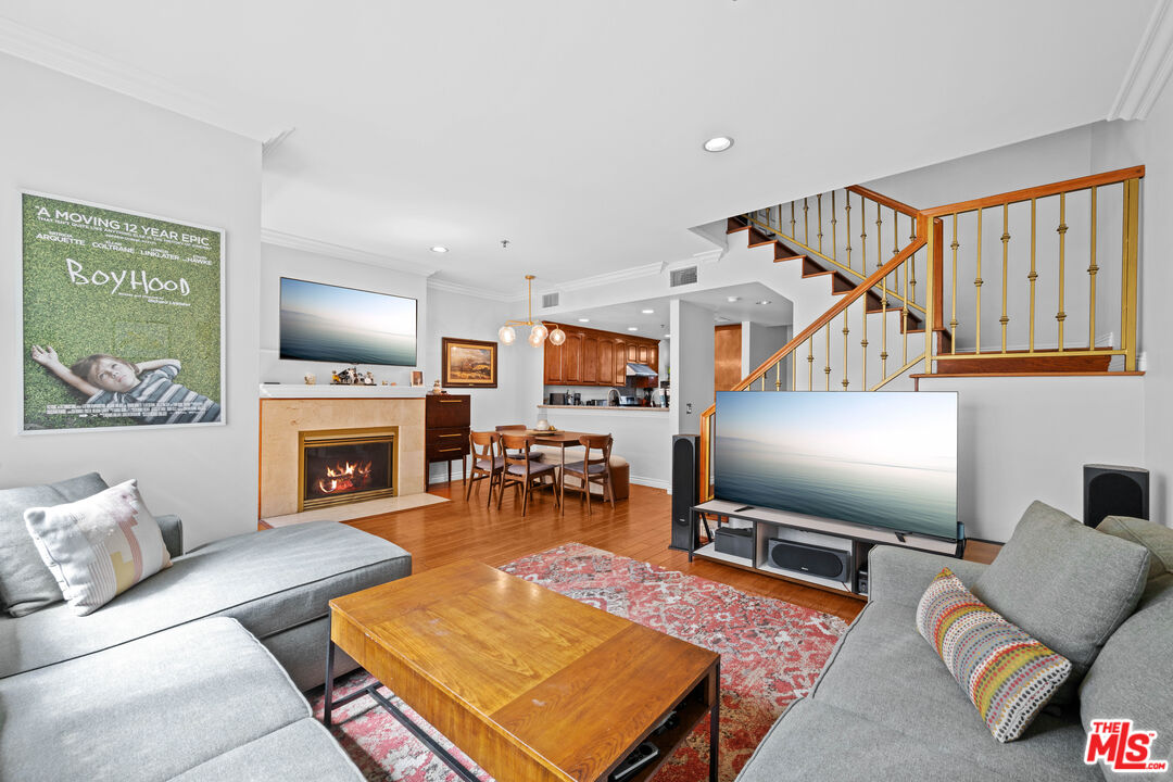 Norton Ave, Los Angeles, CA 90019