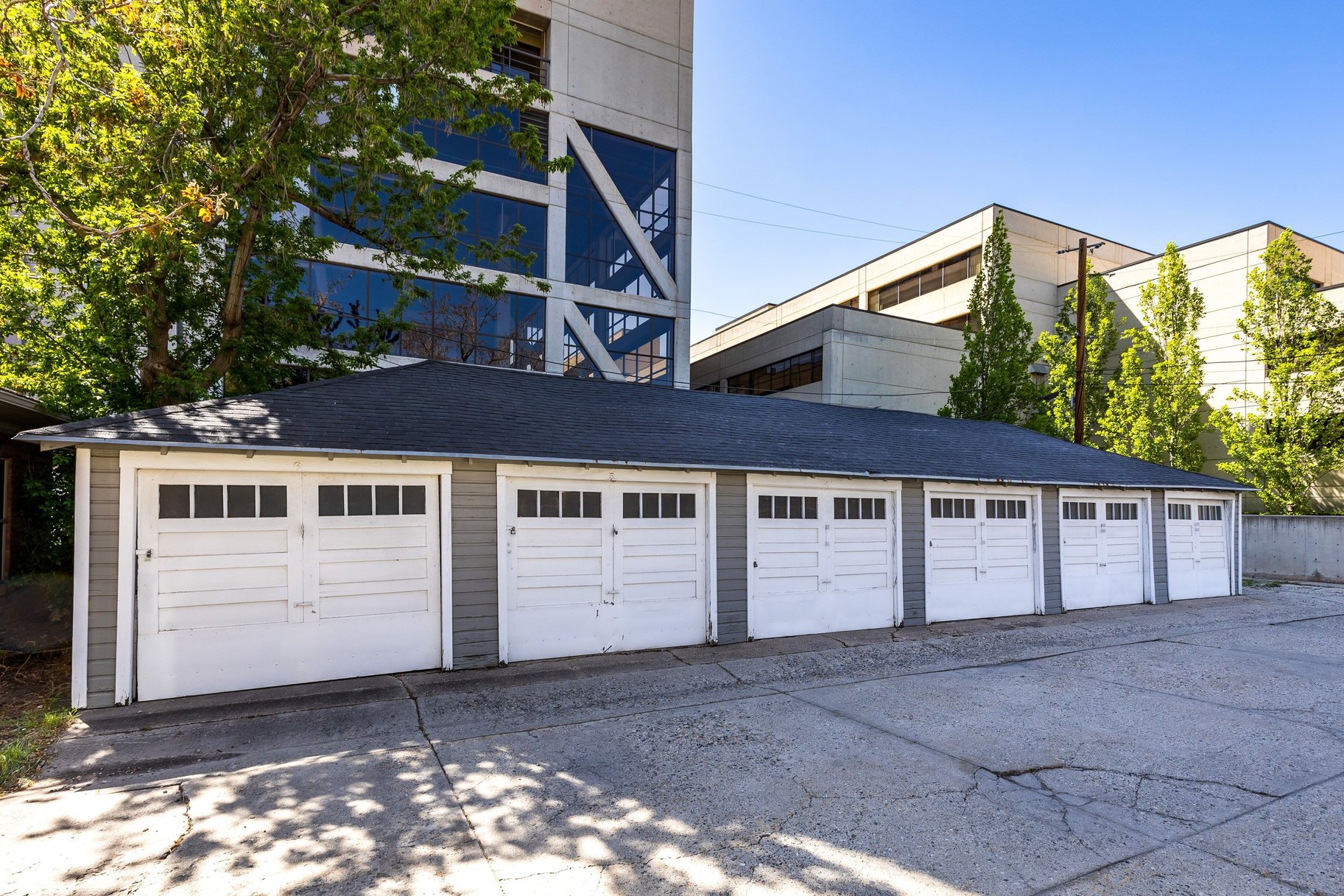  Charming Seven-Unit Building on a Double-Lot - 物件實景