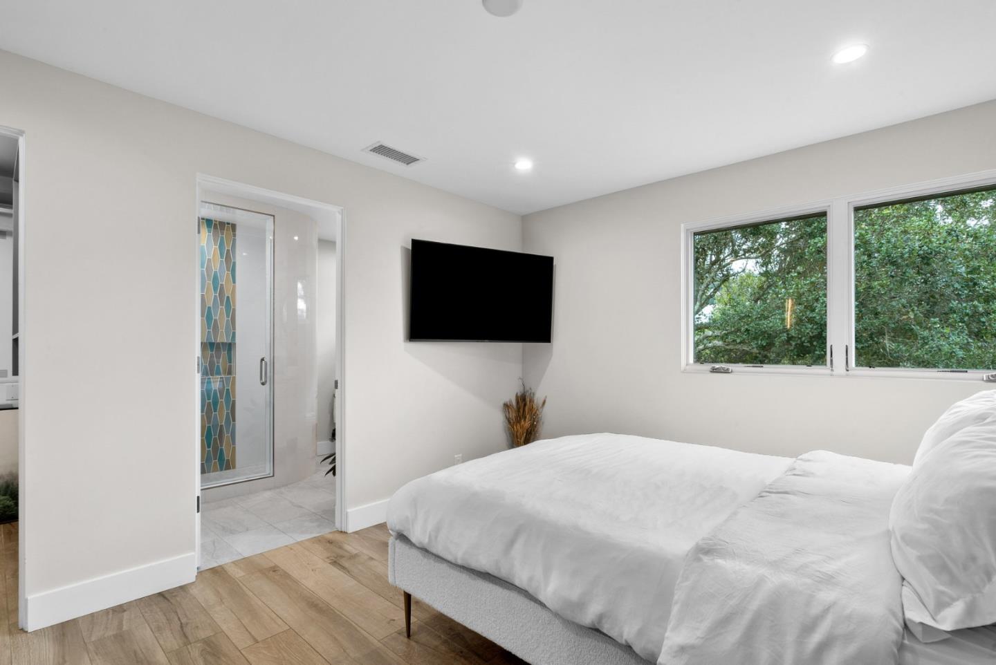 Los Gatos, California, 95030, United States, 5 Bedrooms Bedrooms, ,6 BathroomsBathrooms,Residential,For Sale,1997013