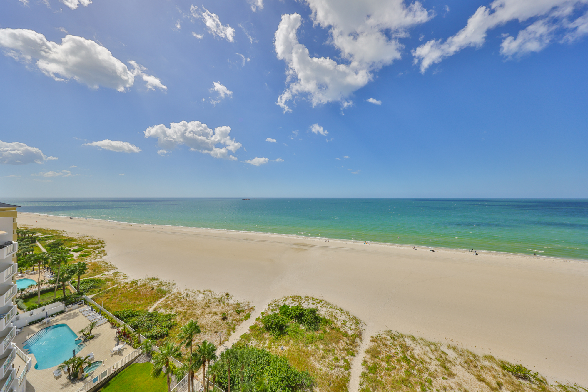 Clearwater Beach, Florida, 33767, United States, 1 Bedroom Bedrooms, ,2 BathroomsBathrooms,Residential,For Sale,1977672