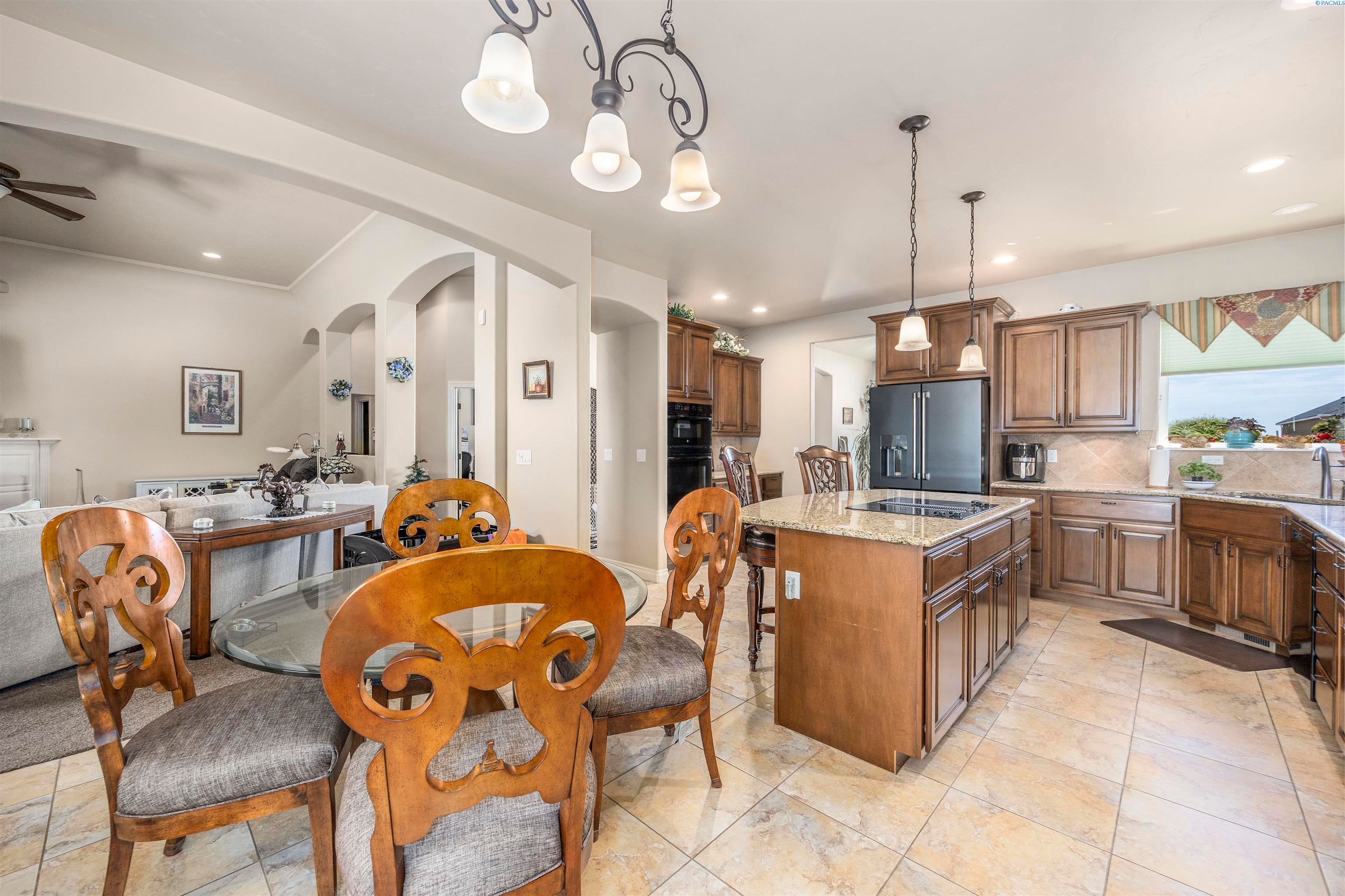 Richland, Washington, 99352, United States, 3 Bedrooms Bedrooms, ,3 BathroomsBathrooms,Residential,For Sale,1921029