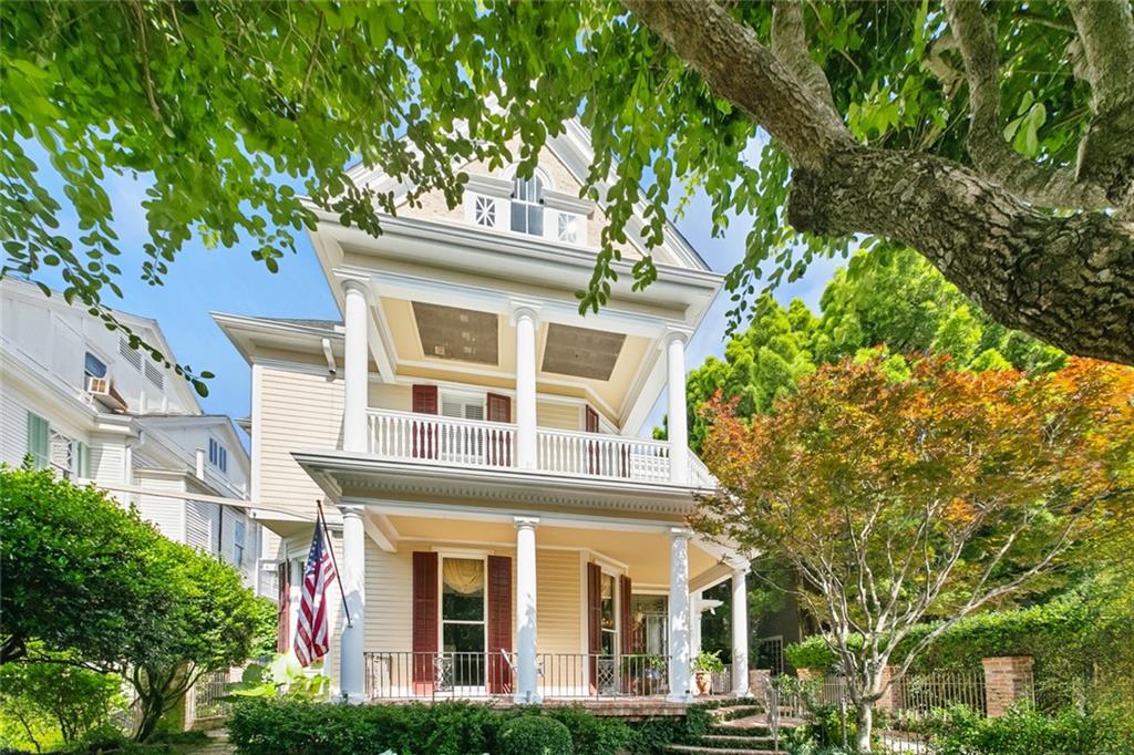 New Orleans, Louisiana, 70115, United States, 3 Bedrooms Bedrooms, ,5 BathroomsBathrooms,Residential,For Sale,2001784