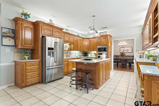 Lindale, Texas, 75771, United States, 3 Bedrooms Bedrooms, ,3 BathroomsBathrooms,Residential,For Sale,1995142