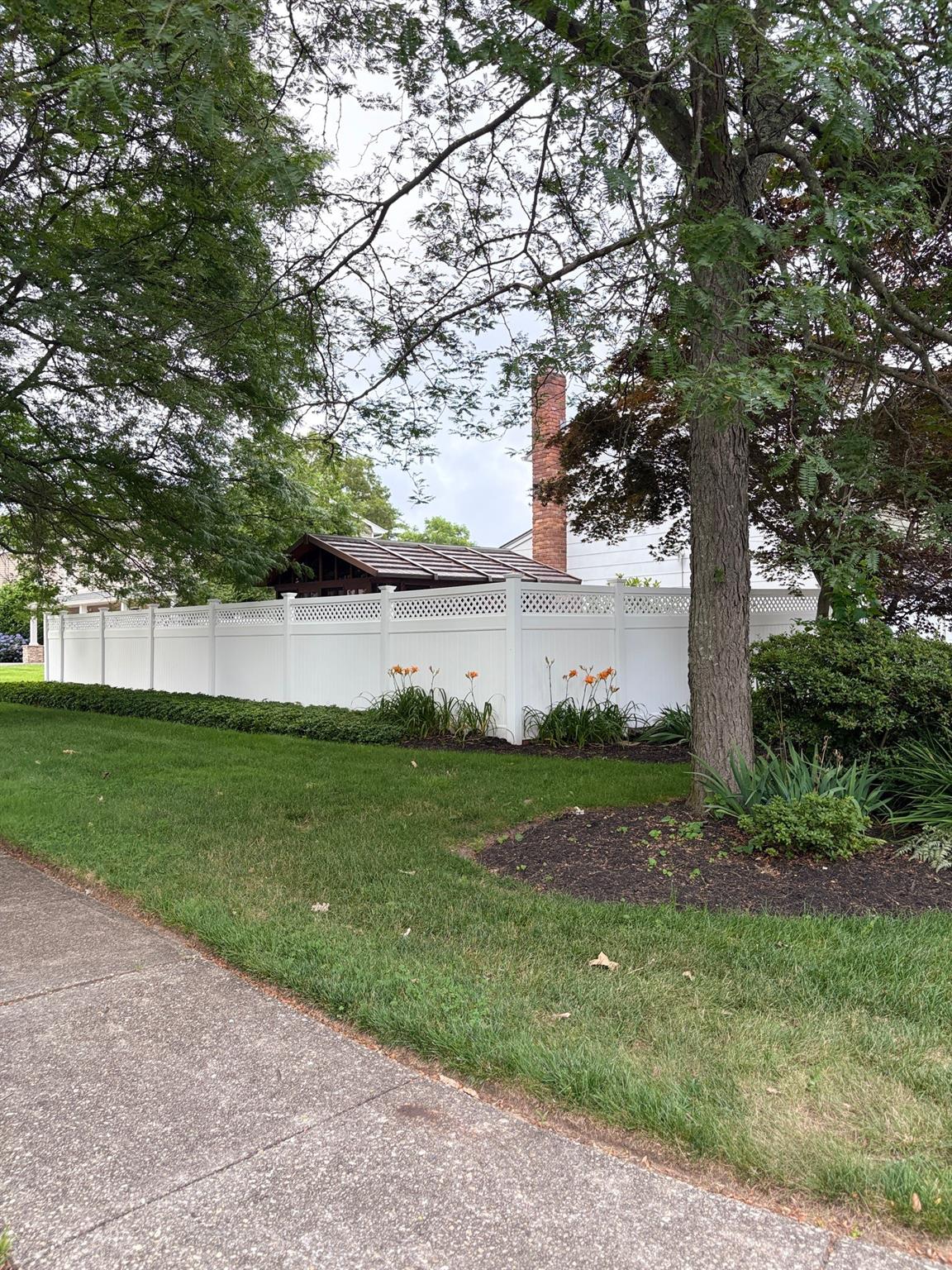 Hauppauge, New York, 11788, United States, 4 Bedrooms Bedrooms, ,3 BathroomsBathrooms,Residential,For Sale,1924109