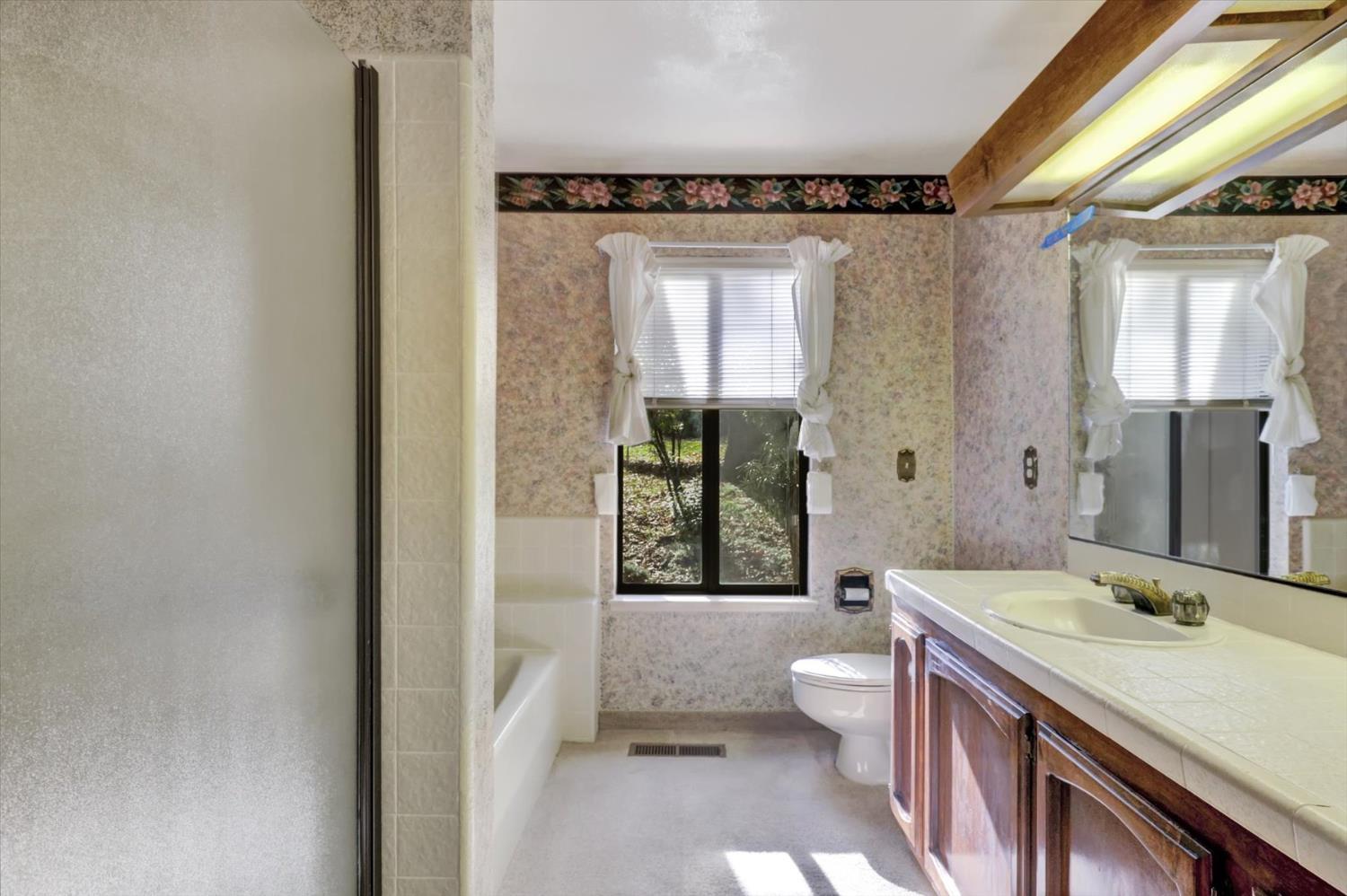 Grass Valley, California, 95949, United States, 3 Bedrooms Bedrooms, ,3 BathroomsBathrooms,Residential,For Sale,1990483