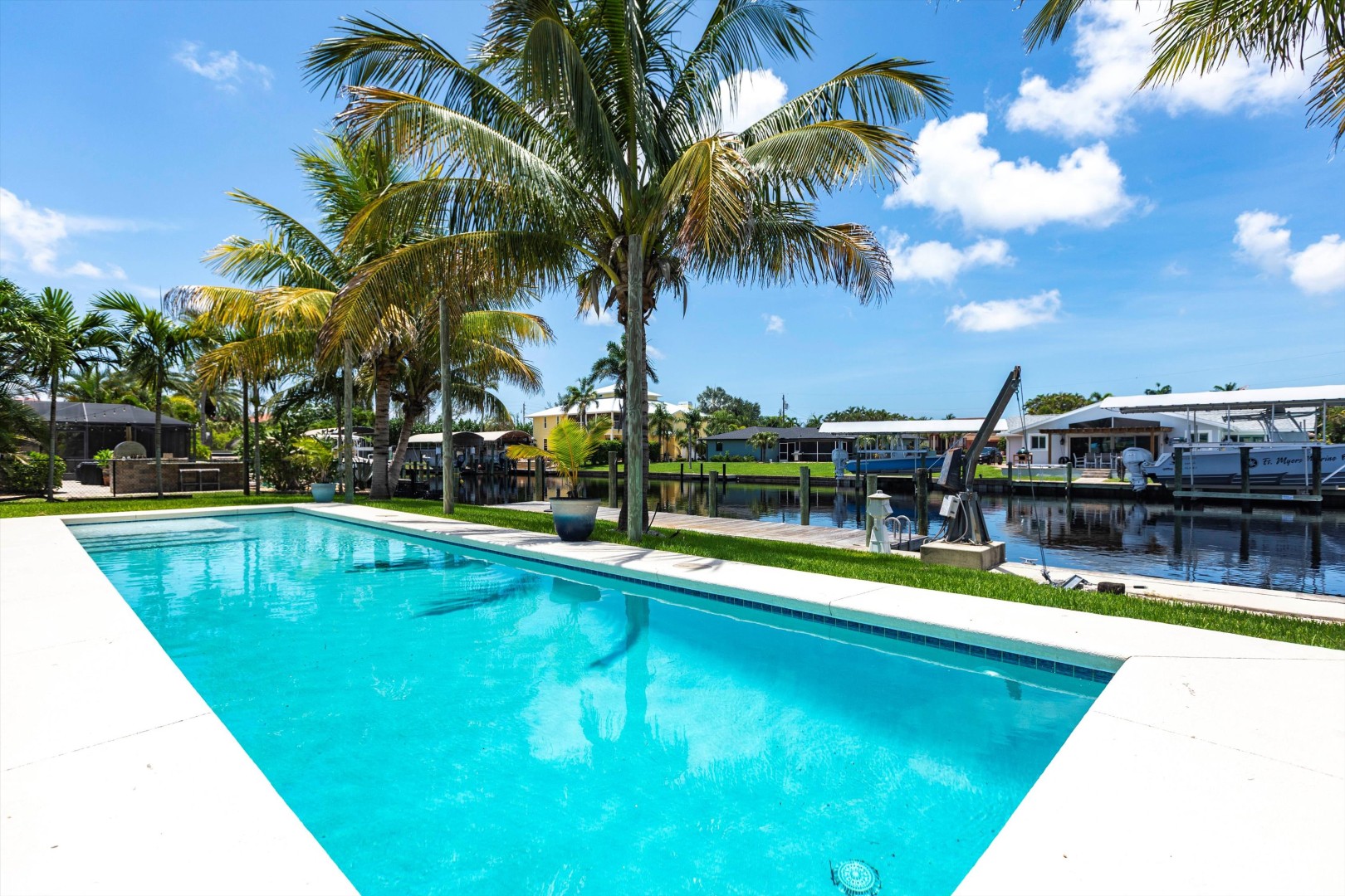 Fort Myers, Florida, 33919, United States, 3 Bedrooms Bedrooms, ,2 BathroomsBathrooms,Residential,For Sale,1935078