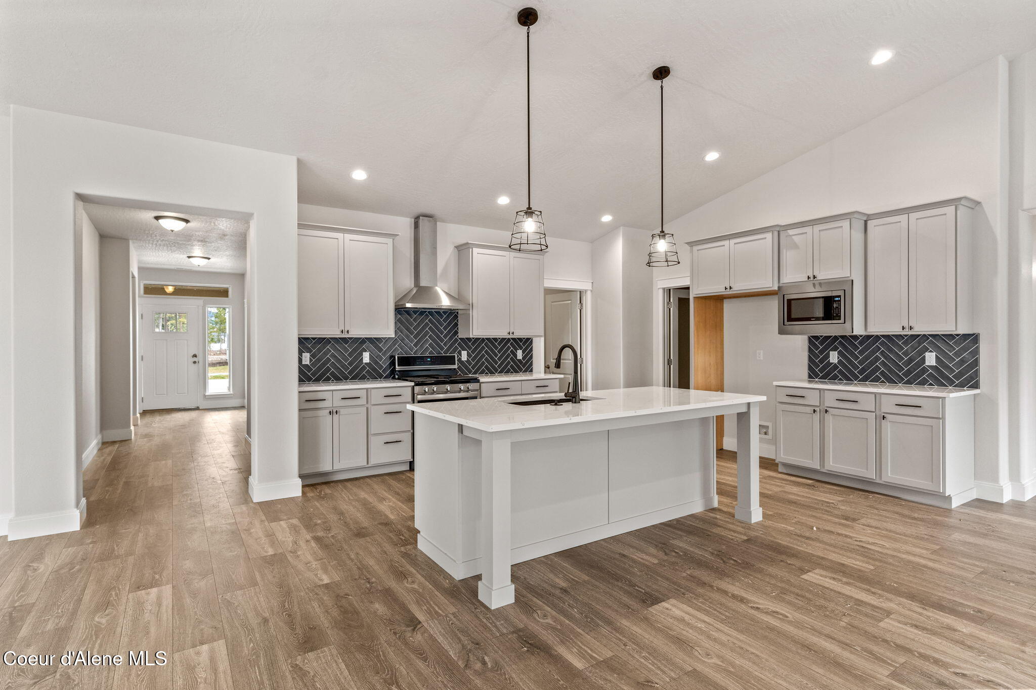 Rathdrum, Idaho, 83858, United States, 3 Bedrooms Bedrooms, ,1 BathroomBathrooms,Residential,For Sale,1998939