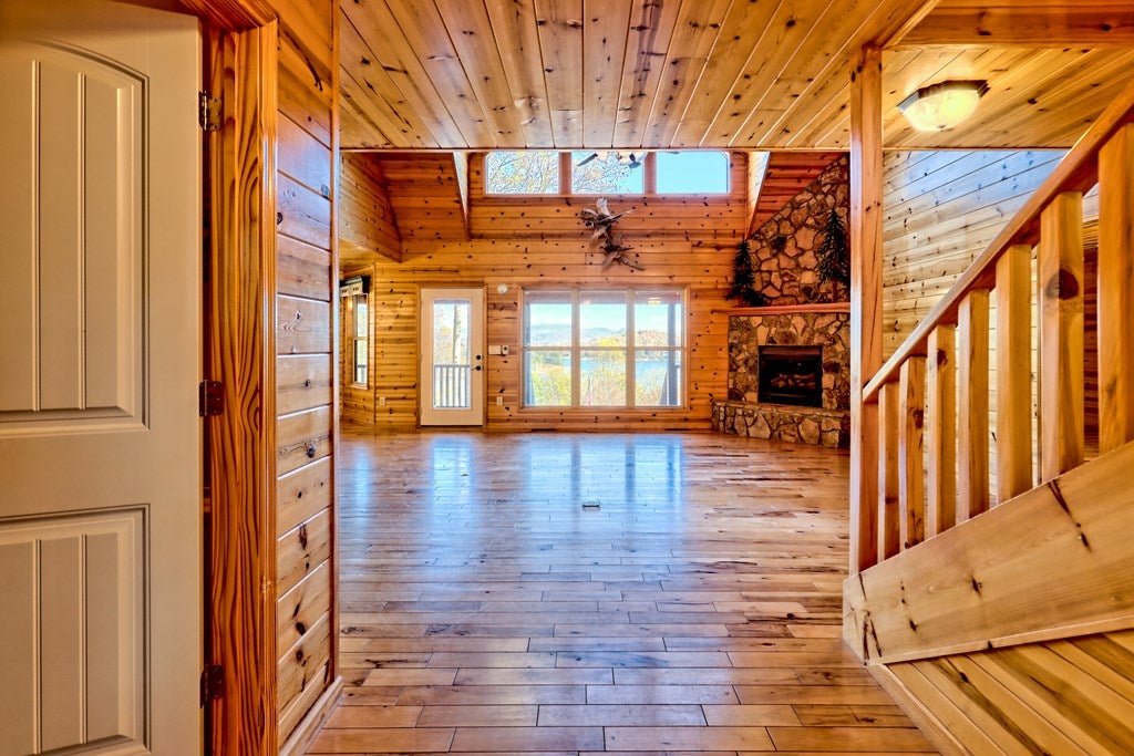 Young Harris, Georgia, 30582, United States, 4 Bedrooms Bedrooms, ,5 BathroomsBathrooms,Residential,For Sale,1987920