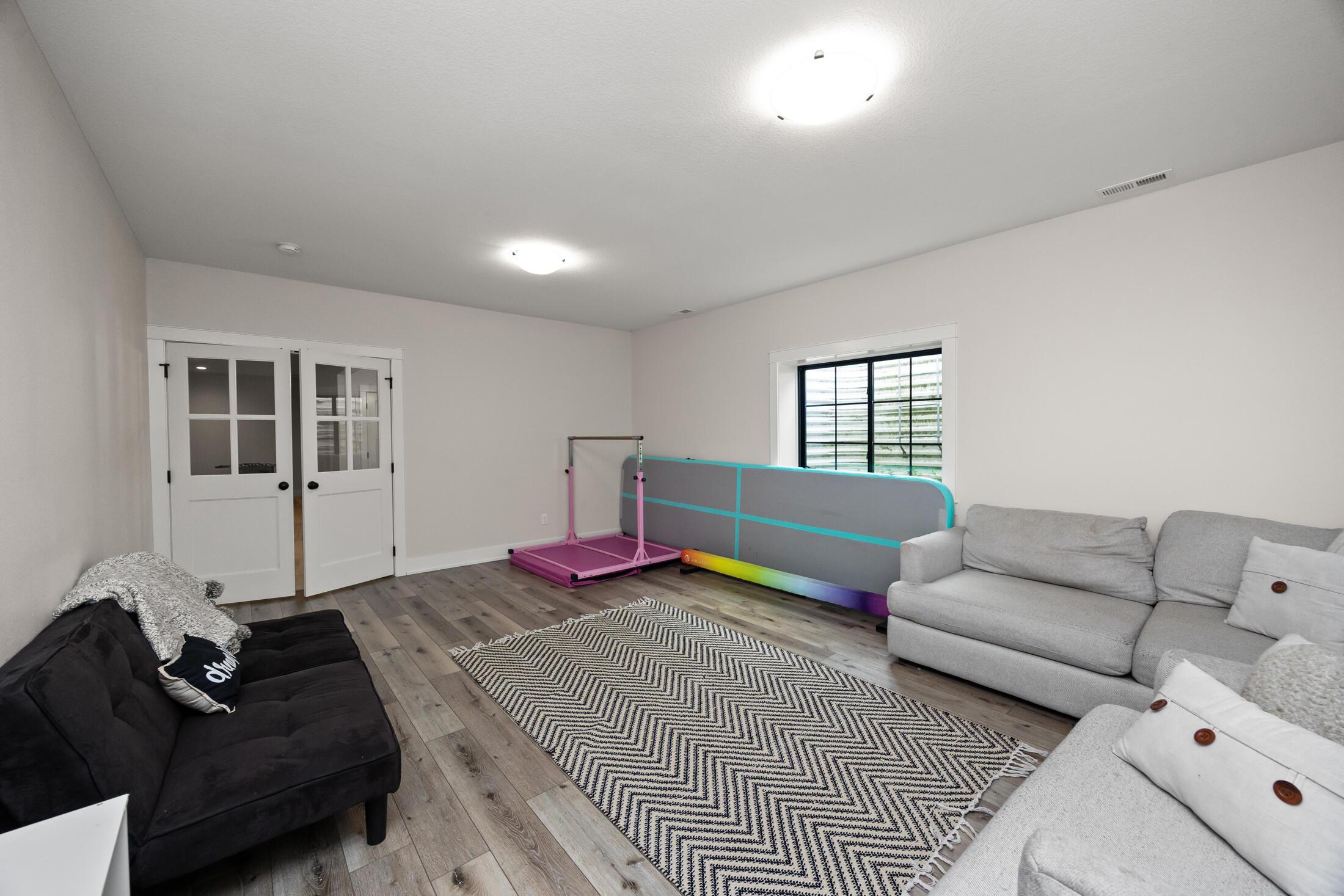 Madrid, Iowa, 50156, United States, 6 Bedrooms Bedrooms, ,5 BathroomsBathrooms,Residential,For Sale,1974254