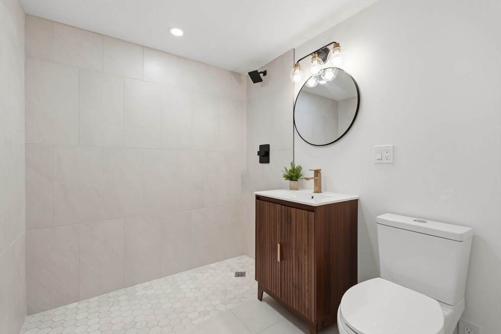 Watertown, Massachusetts, 02472, United States, 3 Bedrooms Bedrooms, ,3 BathroomsBathrooms,Residential,For Sale,2048404